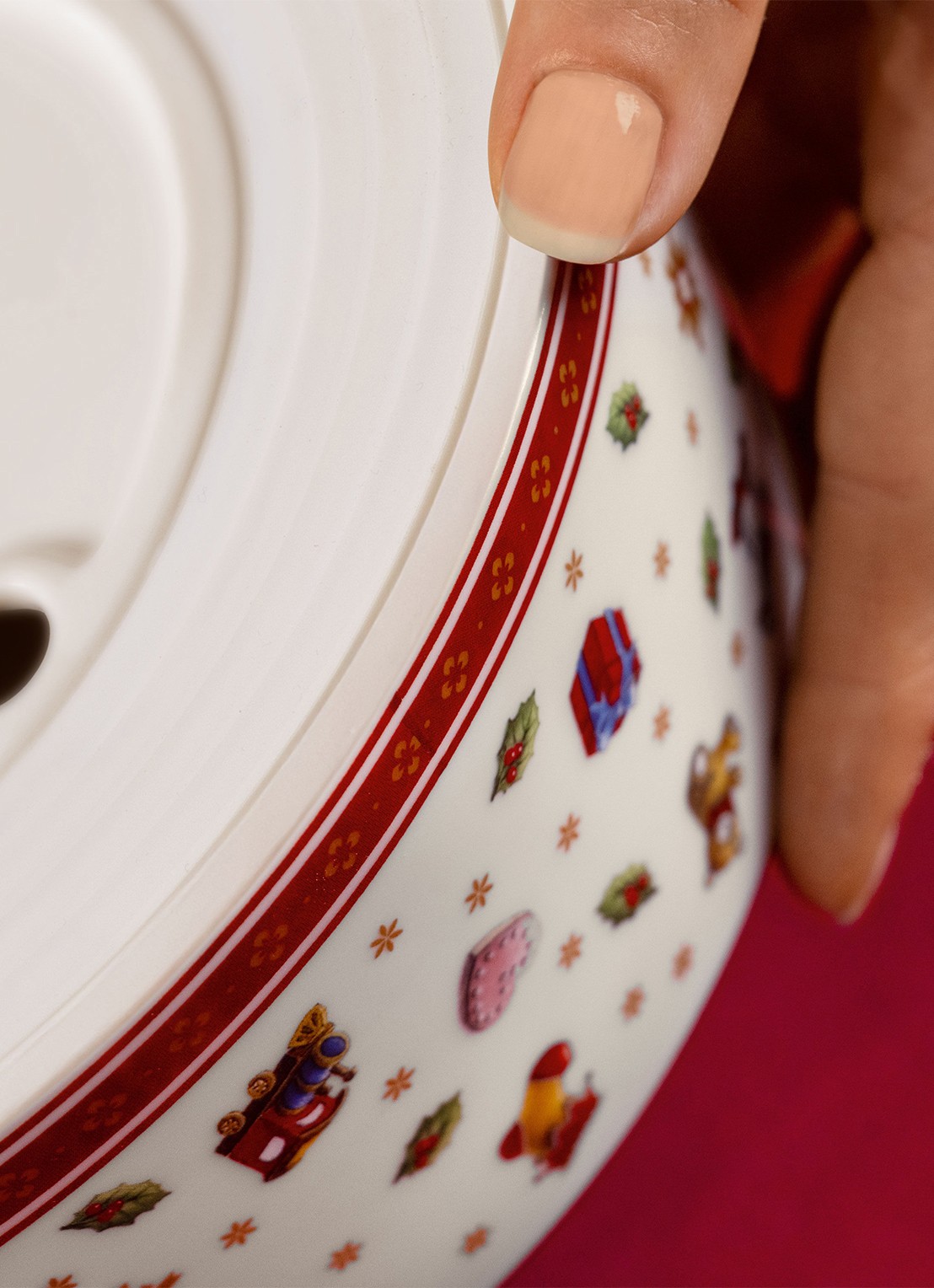 Villeroy & Boch Toy's Delight voerbak voor hond 19,6 cm - achterkant rood