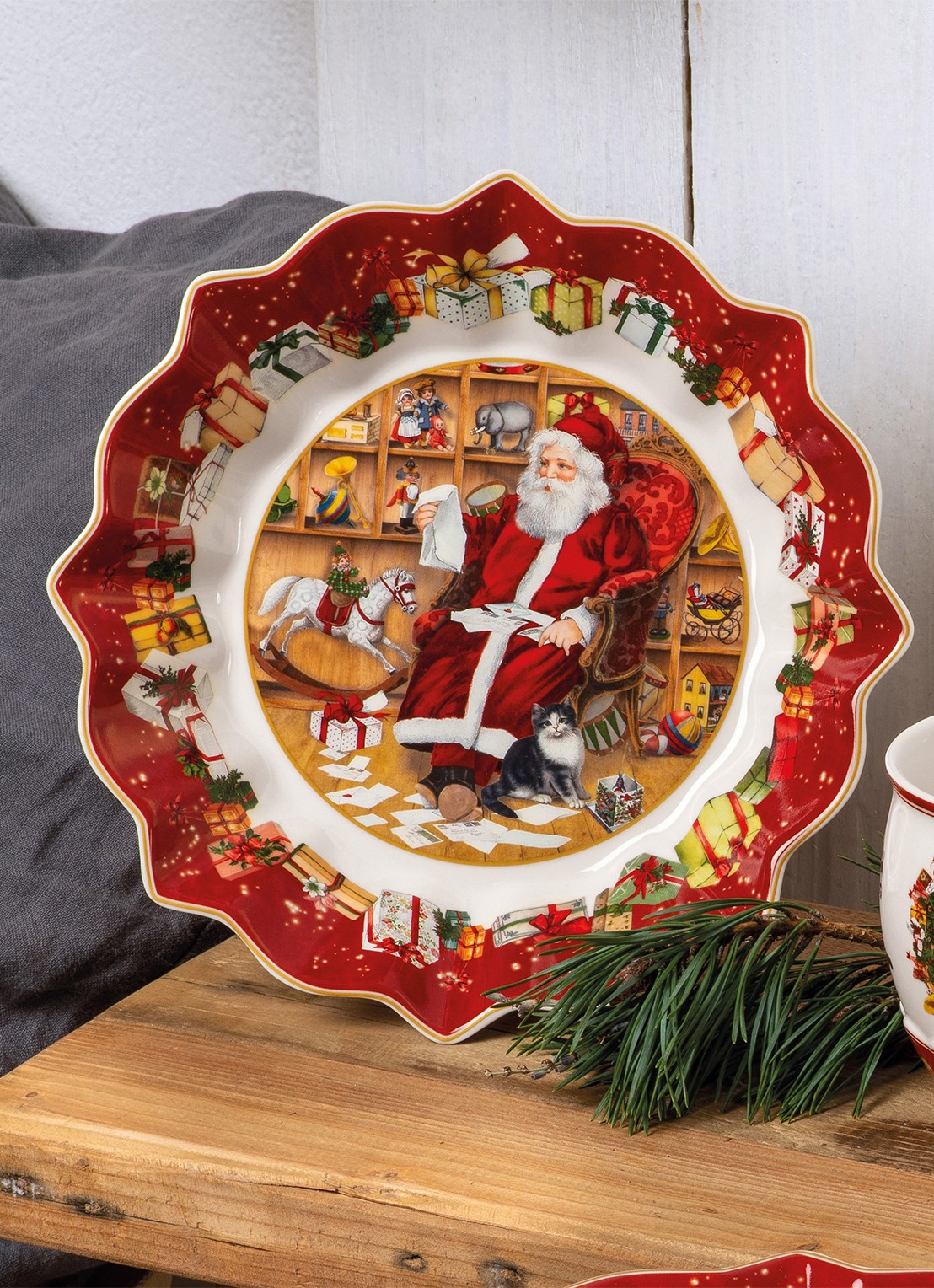 Villeroy & Boch Toy's Fantasy serveerschaal 25 cm - detail 4 steenrood