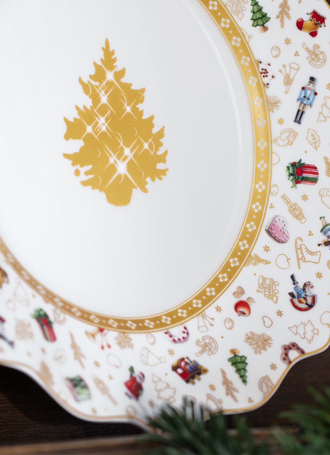 Villeroy & Boch Toys Delight kerst bord 24 cm - achterkant 6 gebroken wit