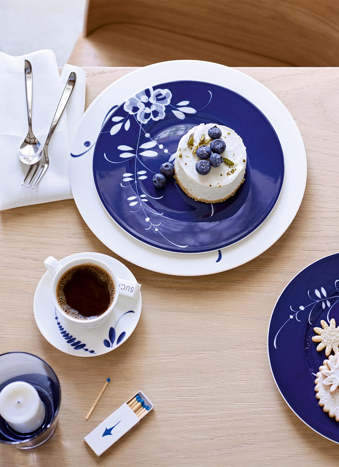 Villeroy & Boch Vieux Luxembourg Brindille ontbijtbord 22 cm - detail 2 donkerblauw