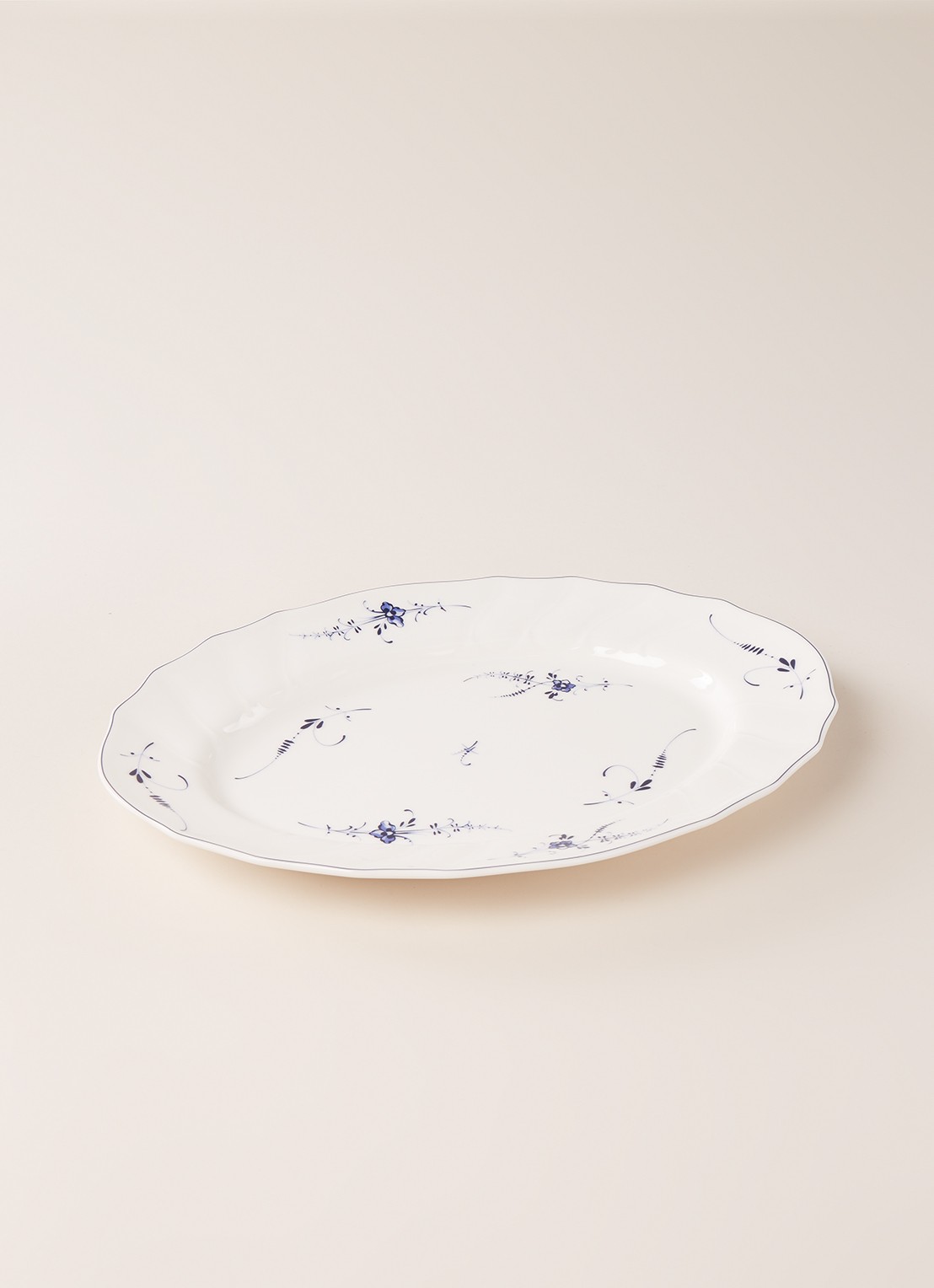 Villeroy & Boch Vieux Luxembourg serveerschaal 35 cm - voorkant 3 gebroken wit