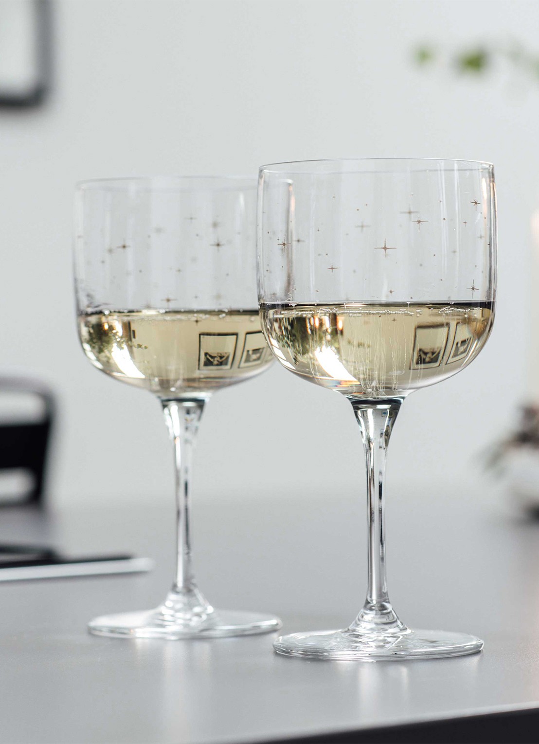 Villeroy & Boch Winter Glow witte wijnglas 27 cl set van 2 - detail 3 lichtgrijs