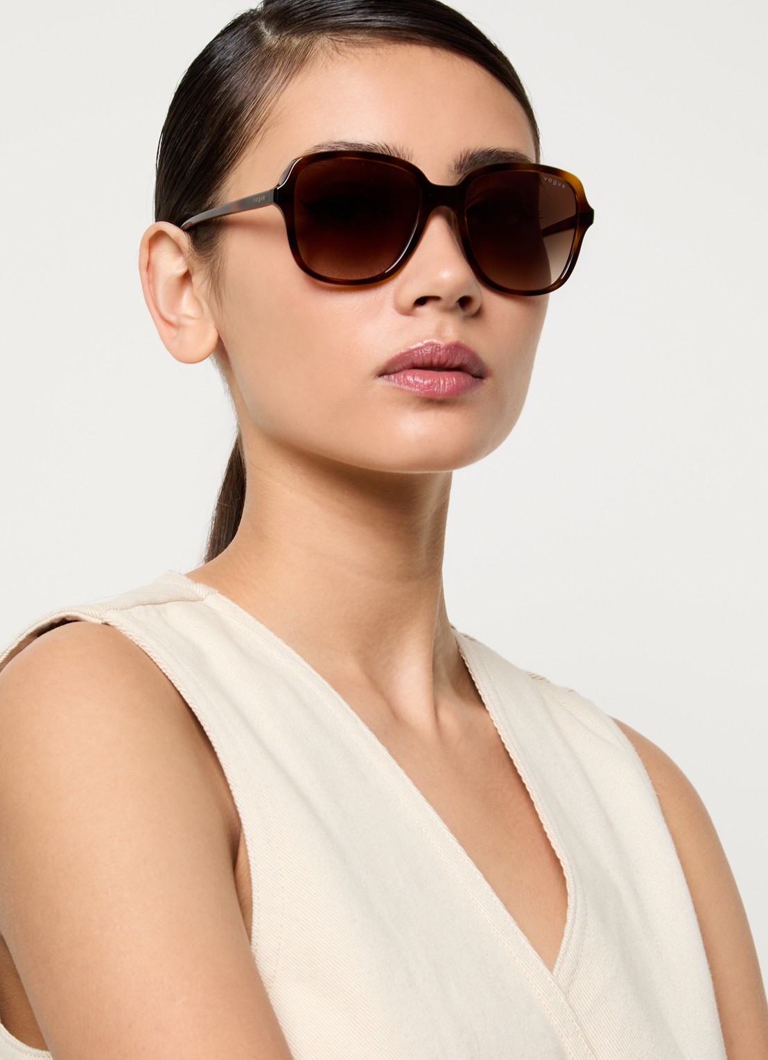 VOGUE Butterfly zonnebril VO5601S - voorkant 5 bruin