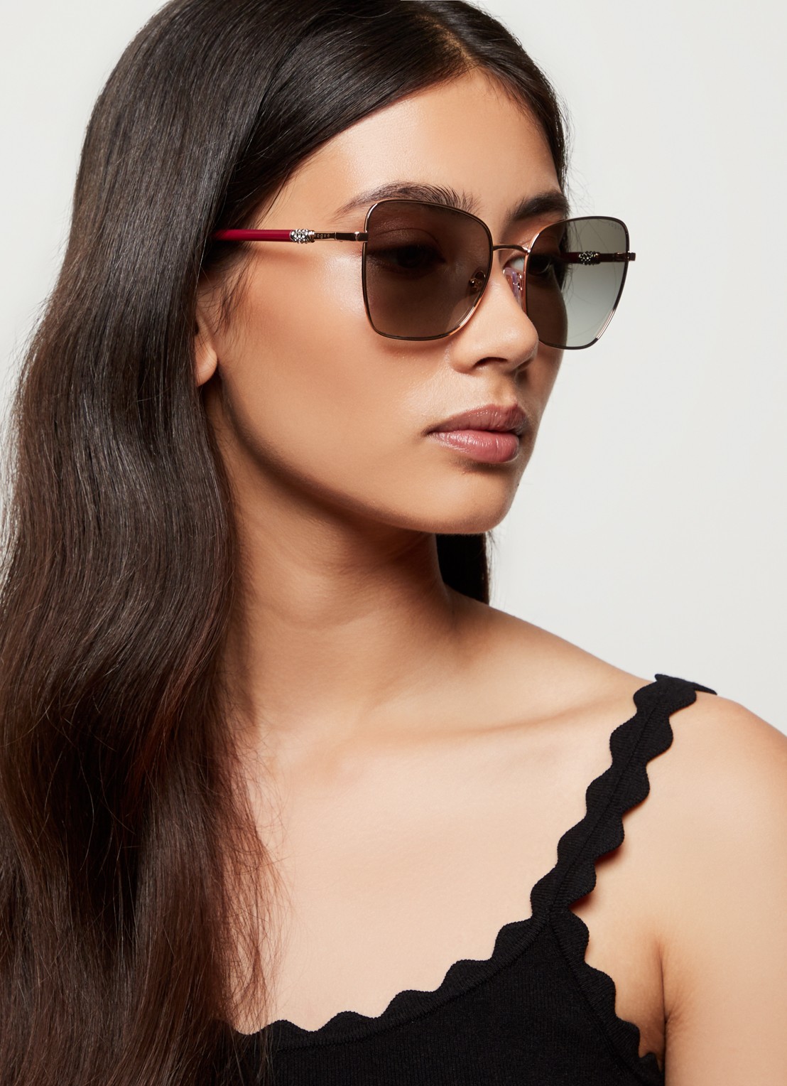Vogue Cat Eye zonnebril VO4277SB - voorkant 2 roségoud