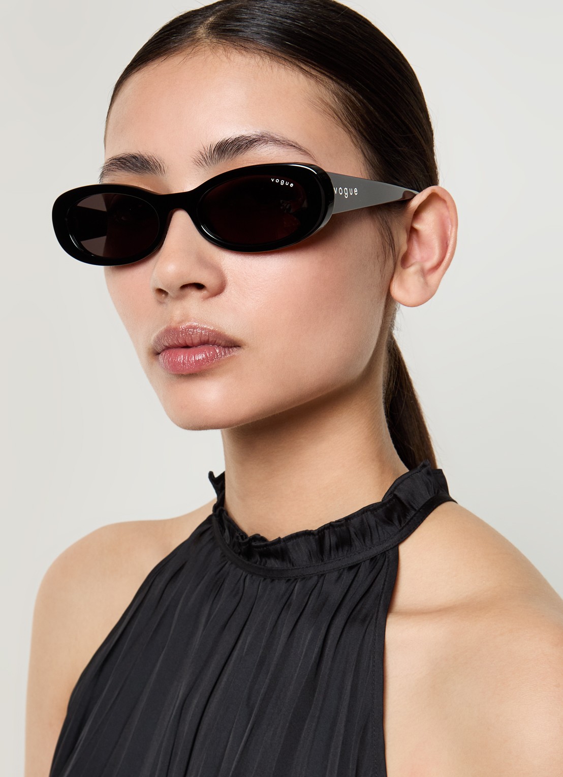 Vogue Zonnebril VO5582S - voorkant 5 zwart