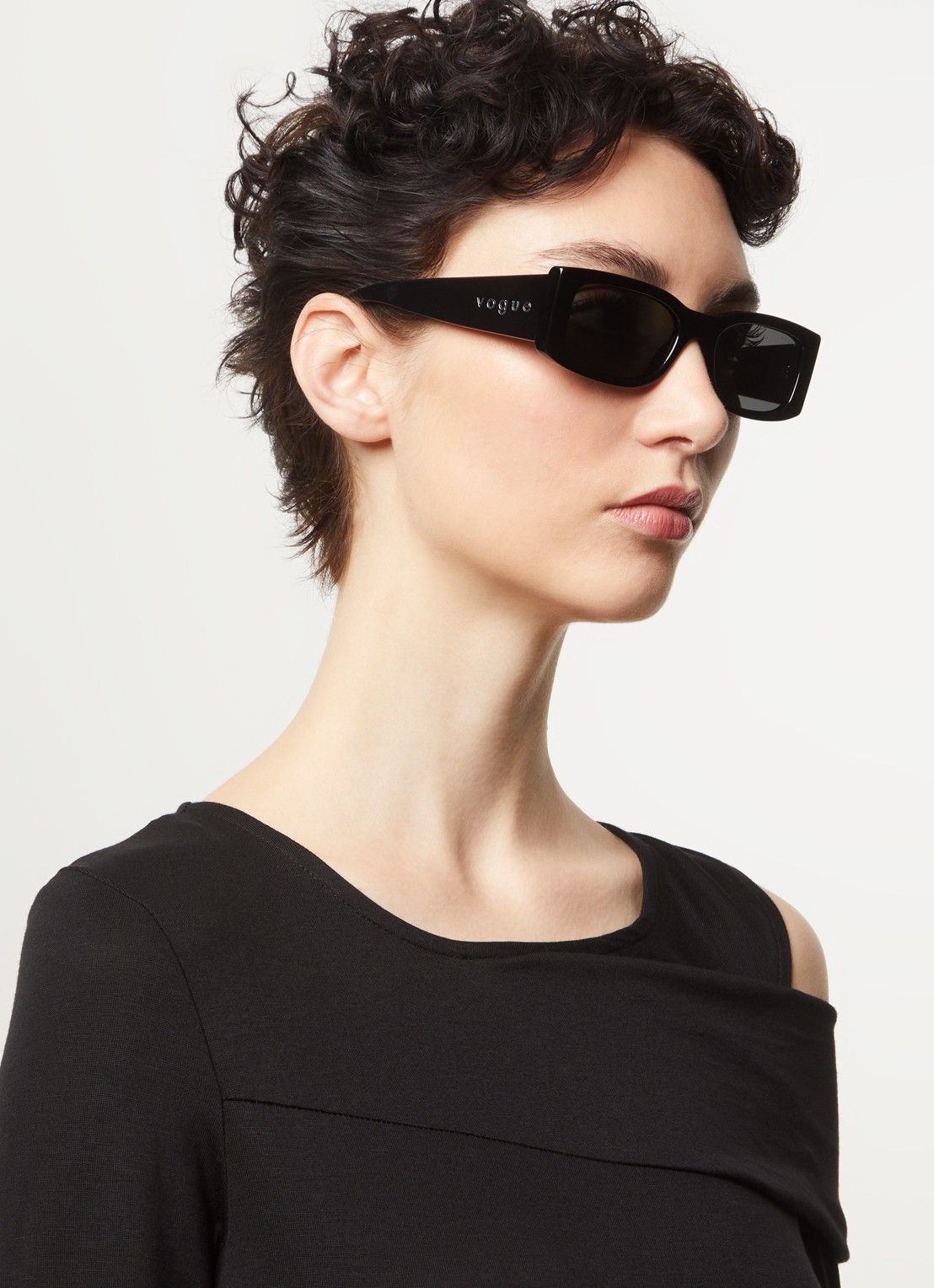 Vogue Zonnebril VO5584S - voorkant 2 zwart