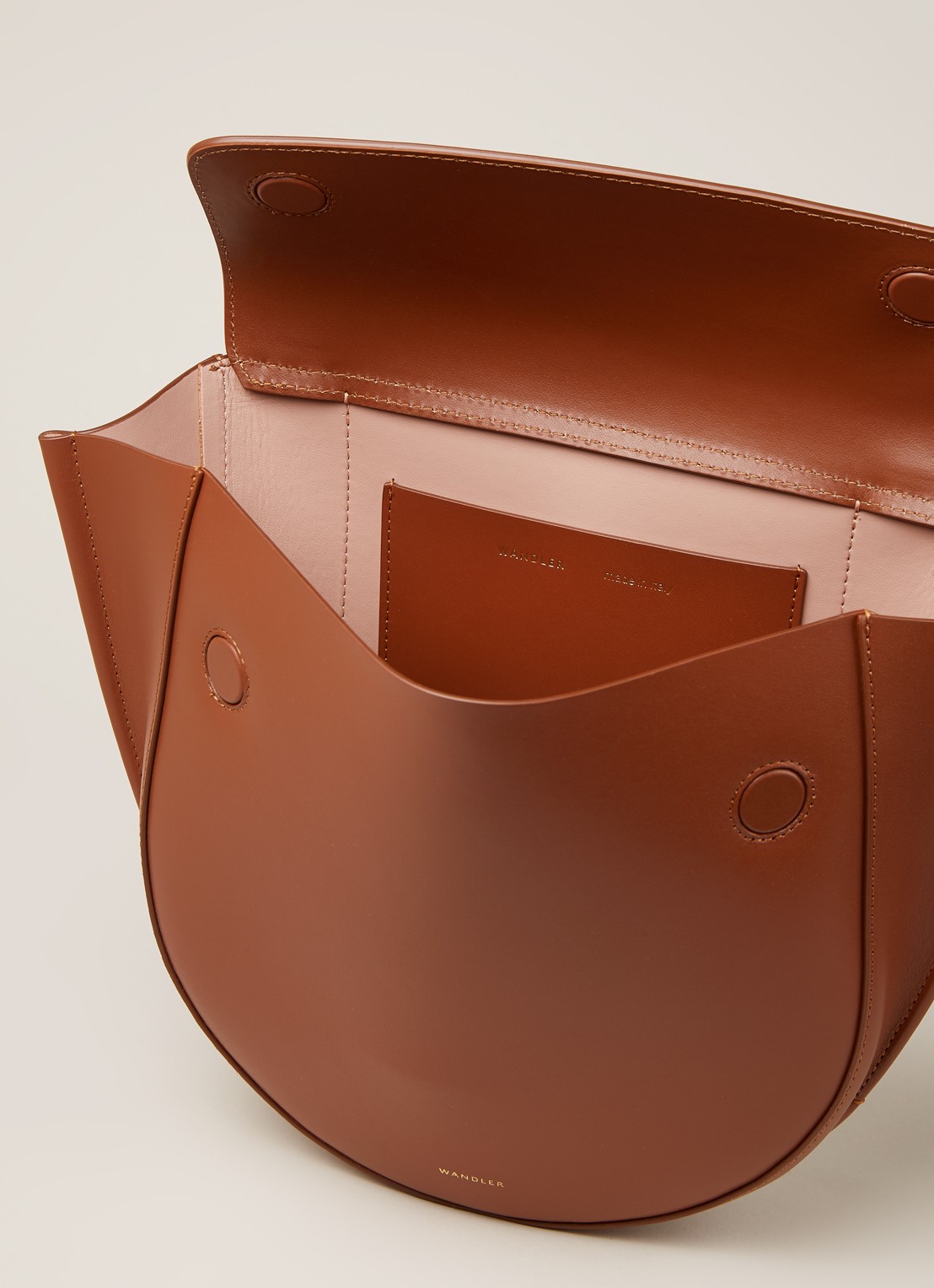 Wandler Hortensia Medium handtas van kalfsleer - detail 4 cognac