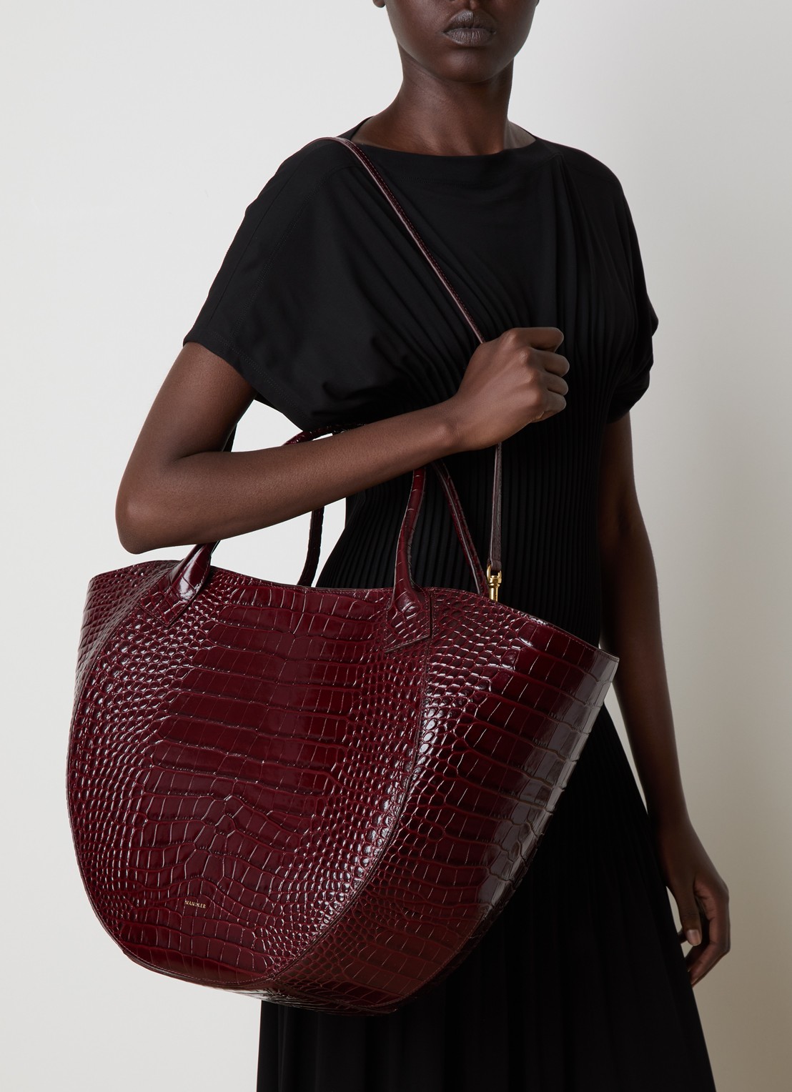 Wandler Mia shopper van leer met crocostructuur - voorkant 7 bordeauxrood