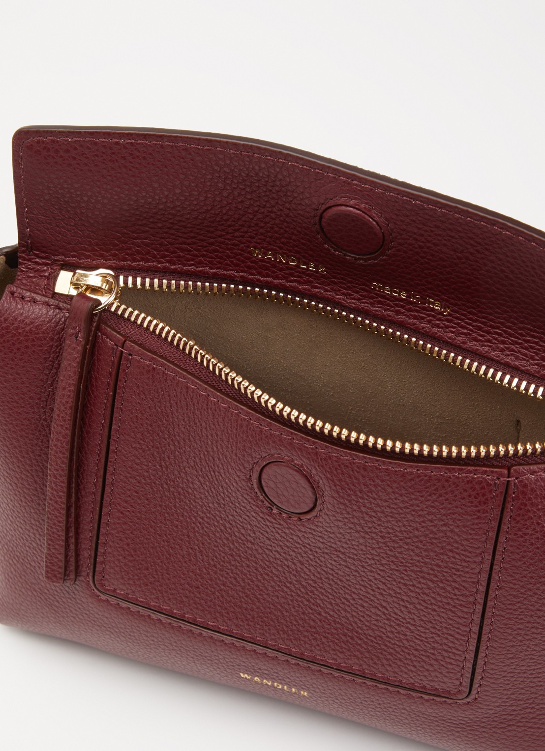 Wandler Penelope Slouch Mini schoudertas van kalfsleer - detail 2 bordeauxrood