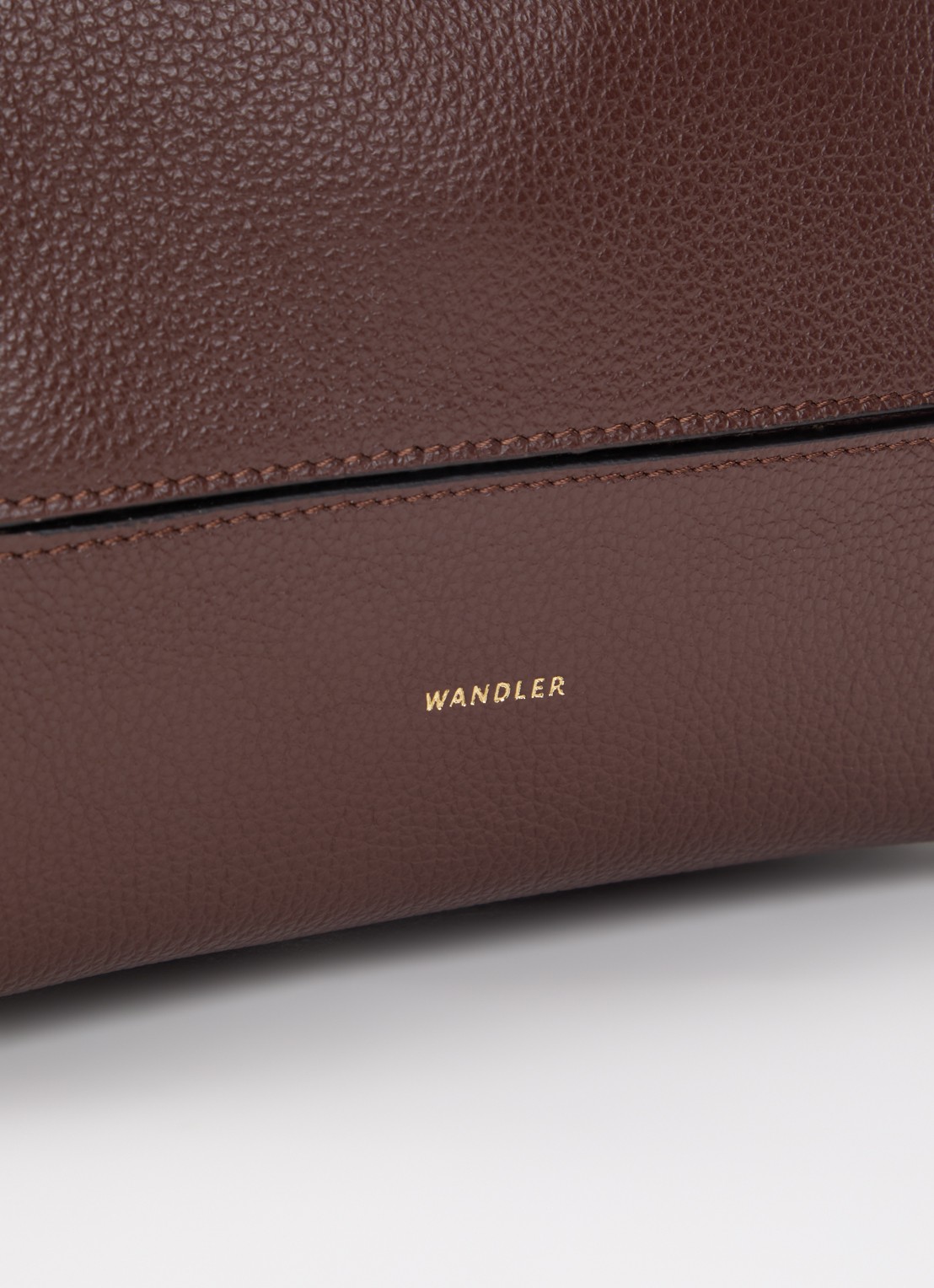 Wandler Penelope Slouch schoudertas van kalfsleer - detail 5 donkerbruin