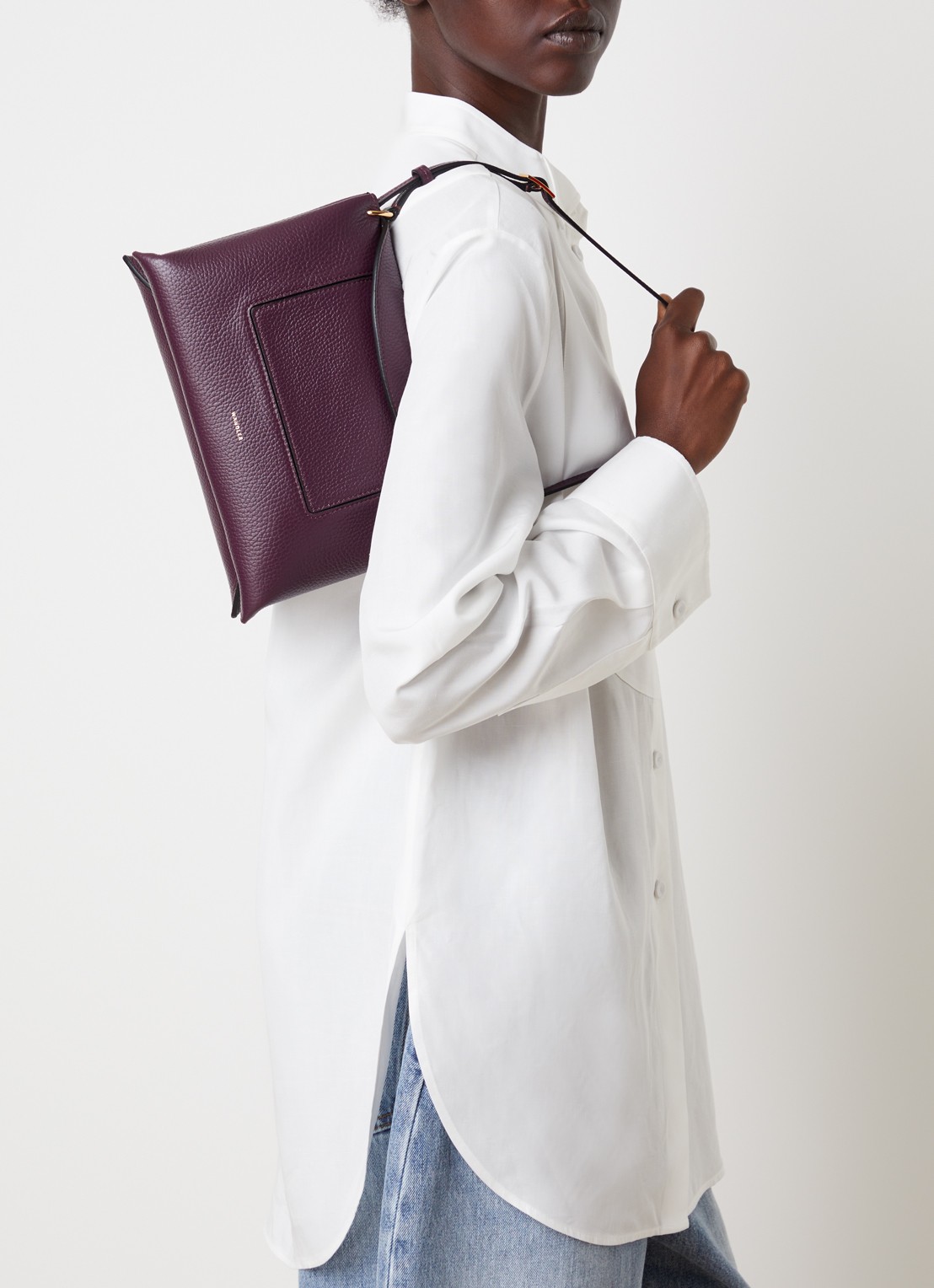 Wandler Penelope Slouch schoudertas van kalfsleer - voorkant 3 aubergine