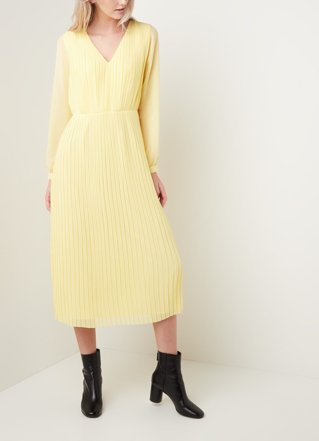 Warehouse Midi jurk met V-hals en plissé  - voorkant 2 geel