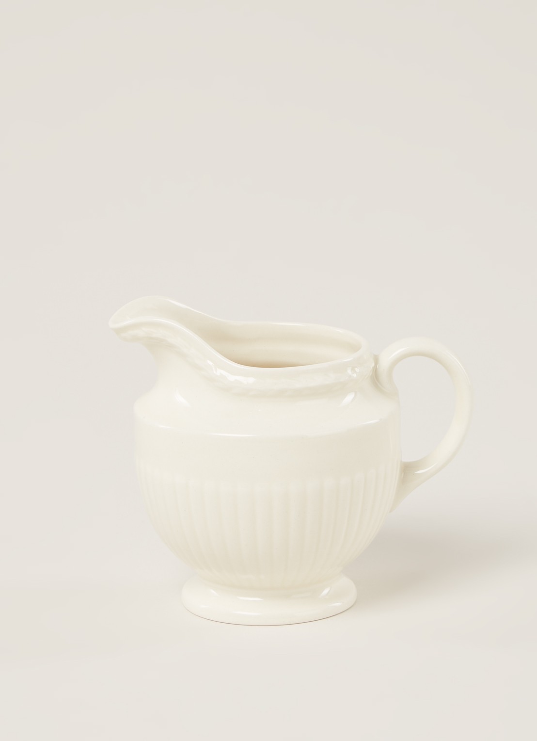Wedgwood Edme melkkan 25 cl - voorkant 2 gebroken wit