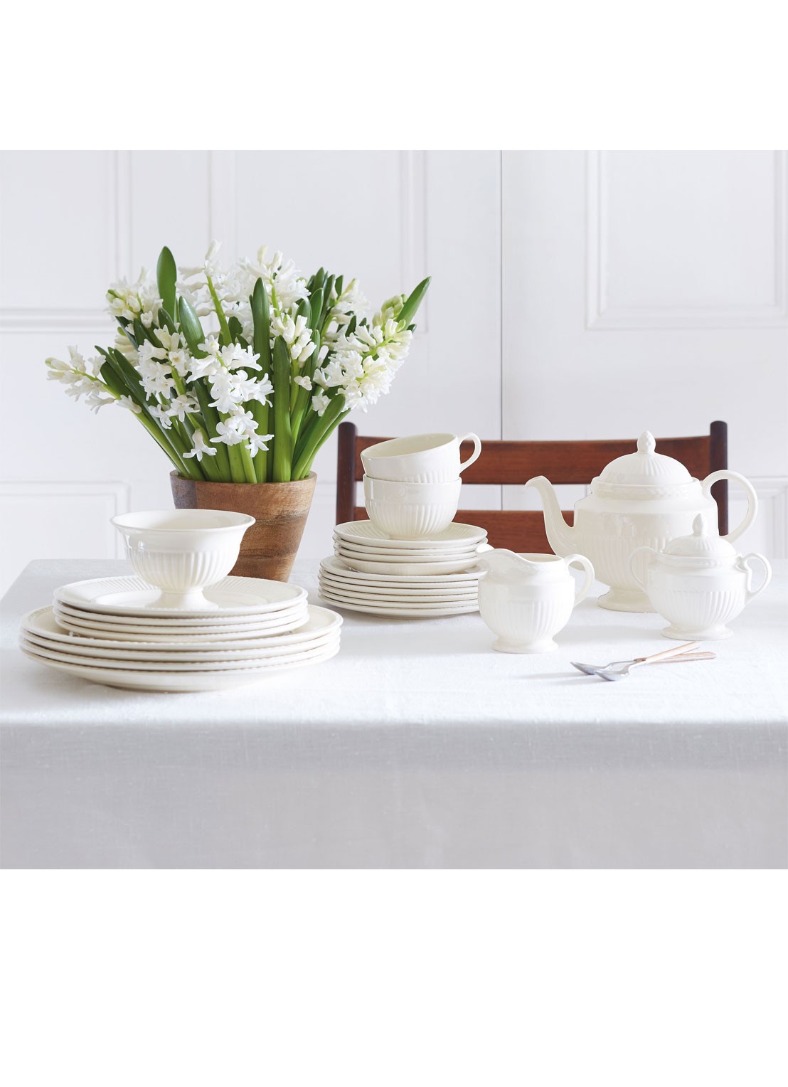 Wedgwood Edme ontbijtbord 23 cm - voorkant creme