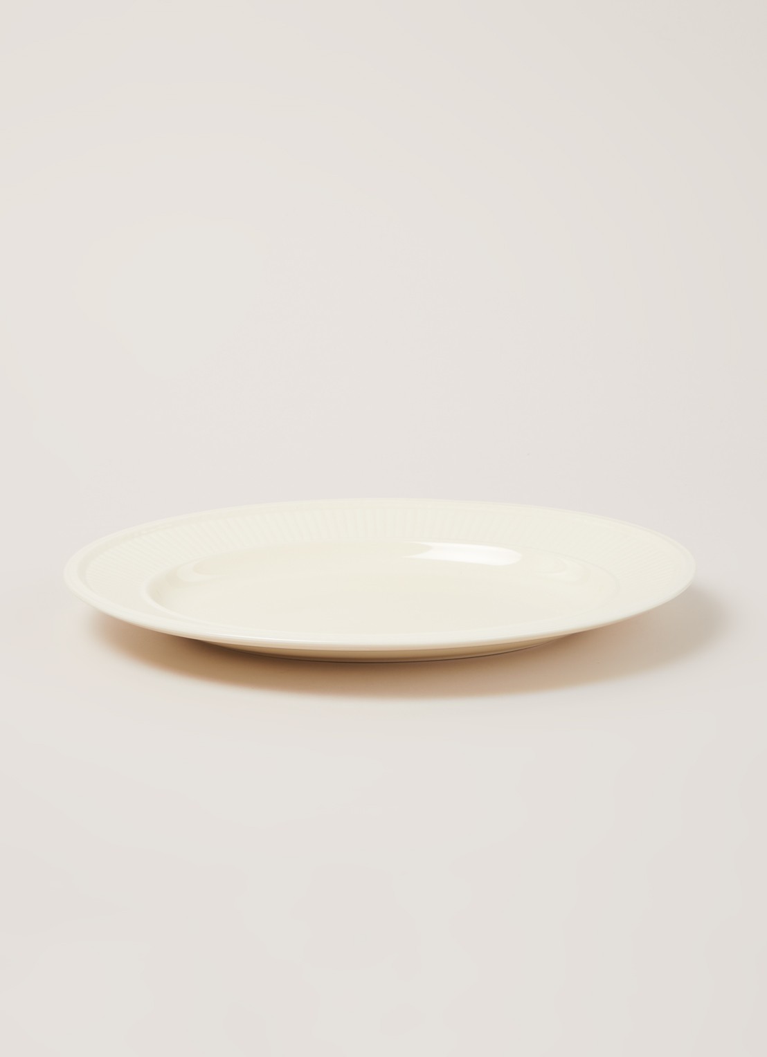 Wedgwood Edme serveerschaal 35 cm - voorkant 2 gebroken wit