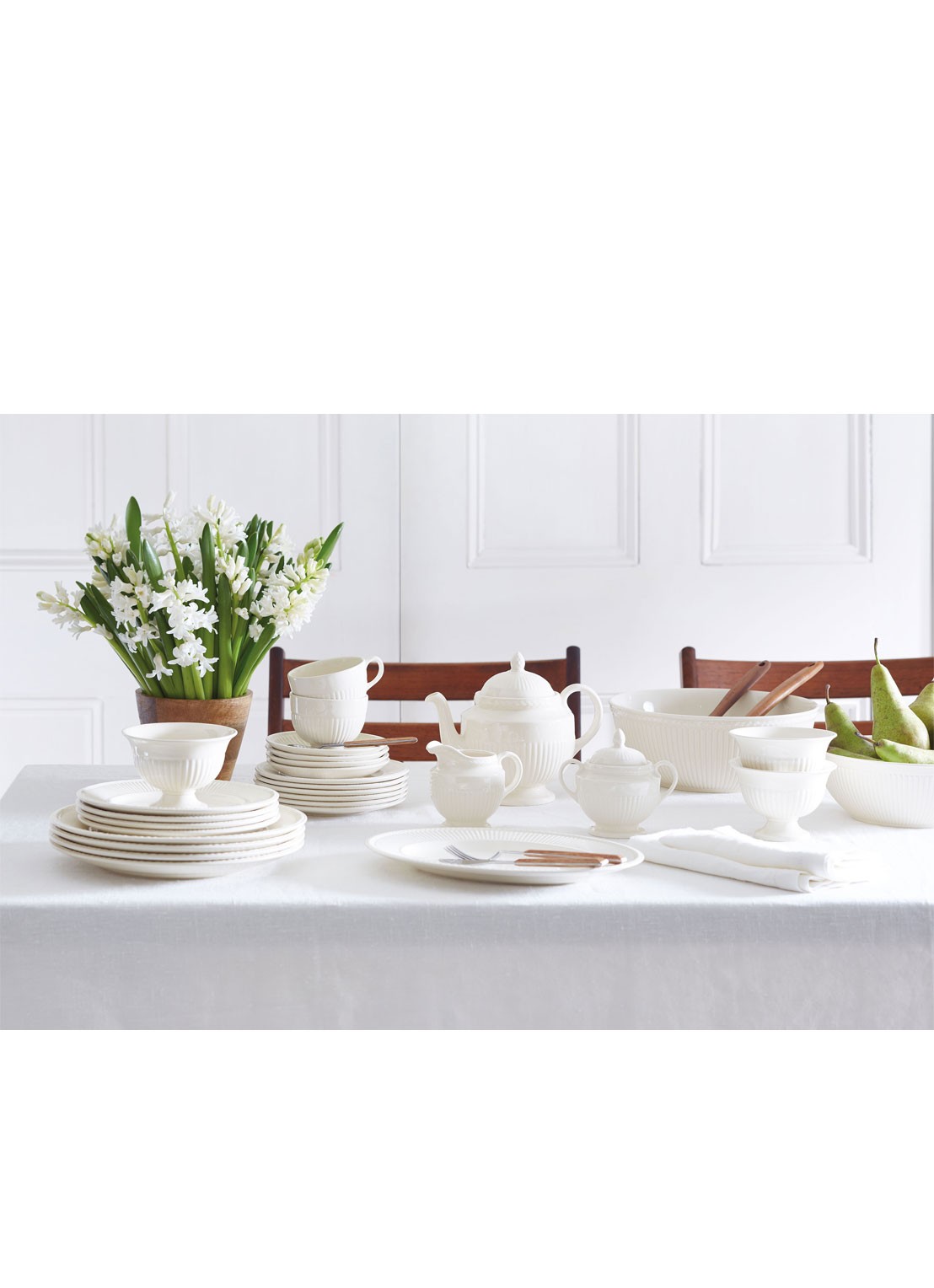 Wedgwood Edme theepot 0,8 liter - voorkant gebroken wit
