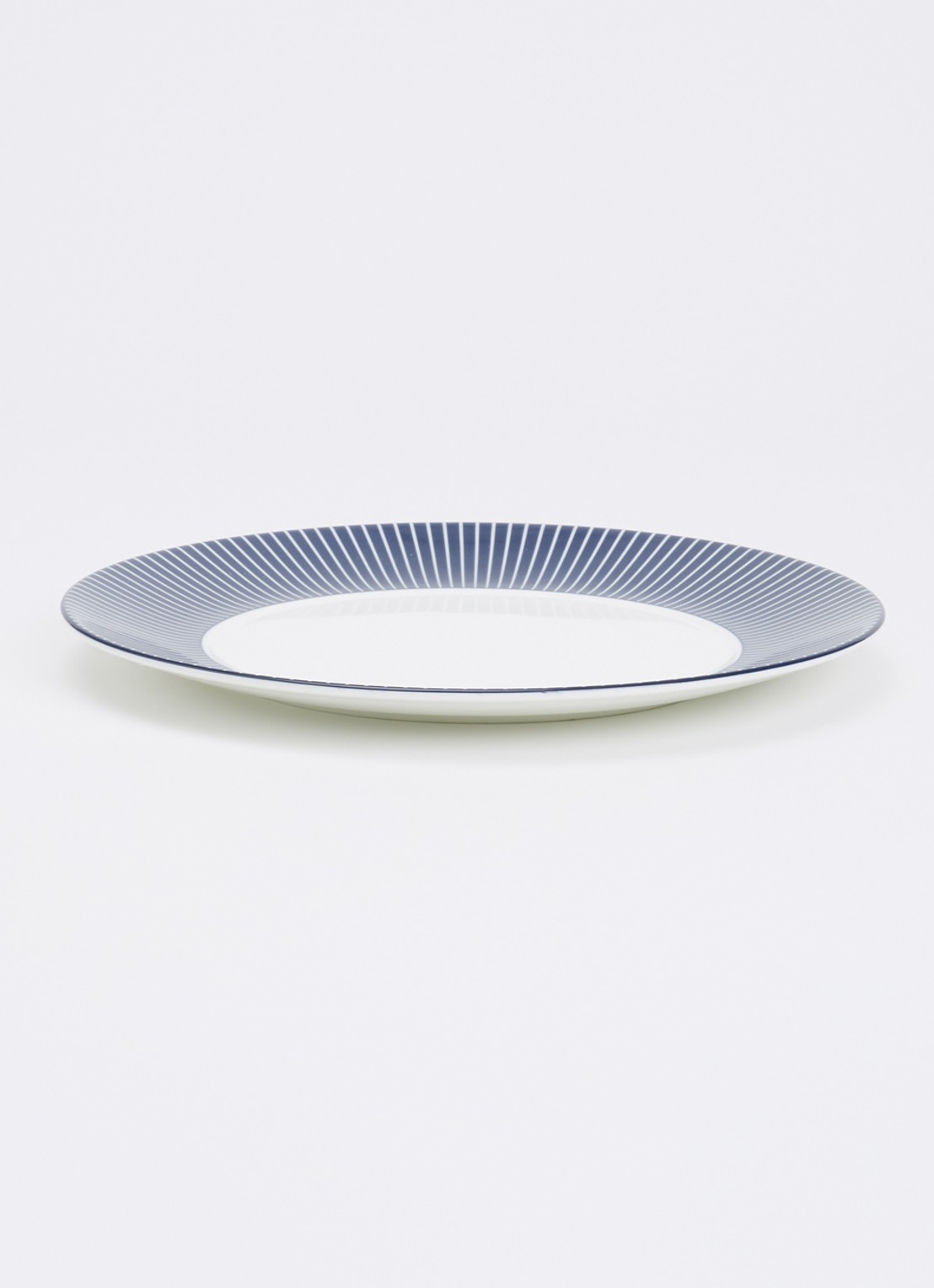 Wedgwood Gio dinerbord 24 cm - voorkant 4 donkerblauw