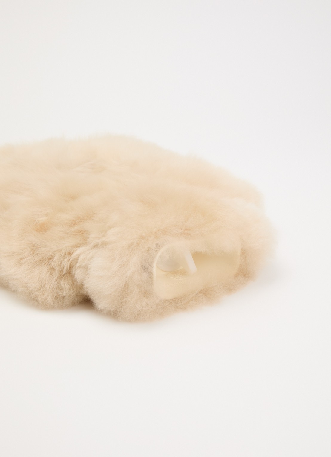 WEICH Calmo kruik van alpaca vacht - detail 2 beige
