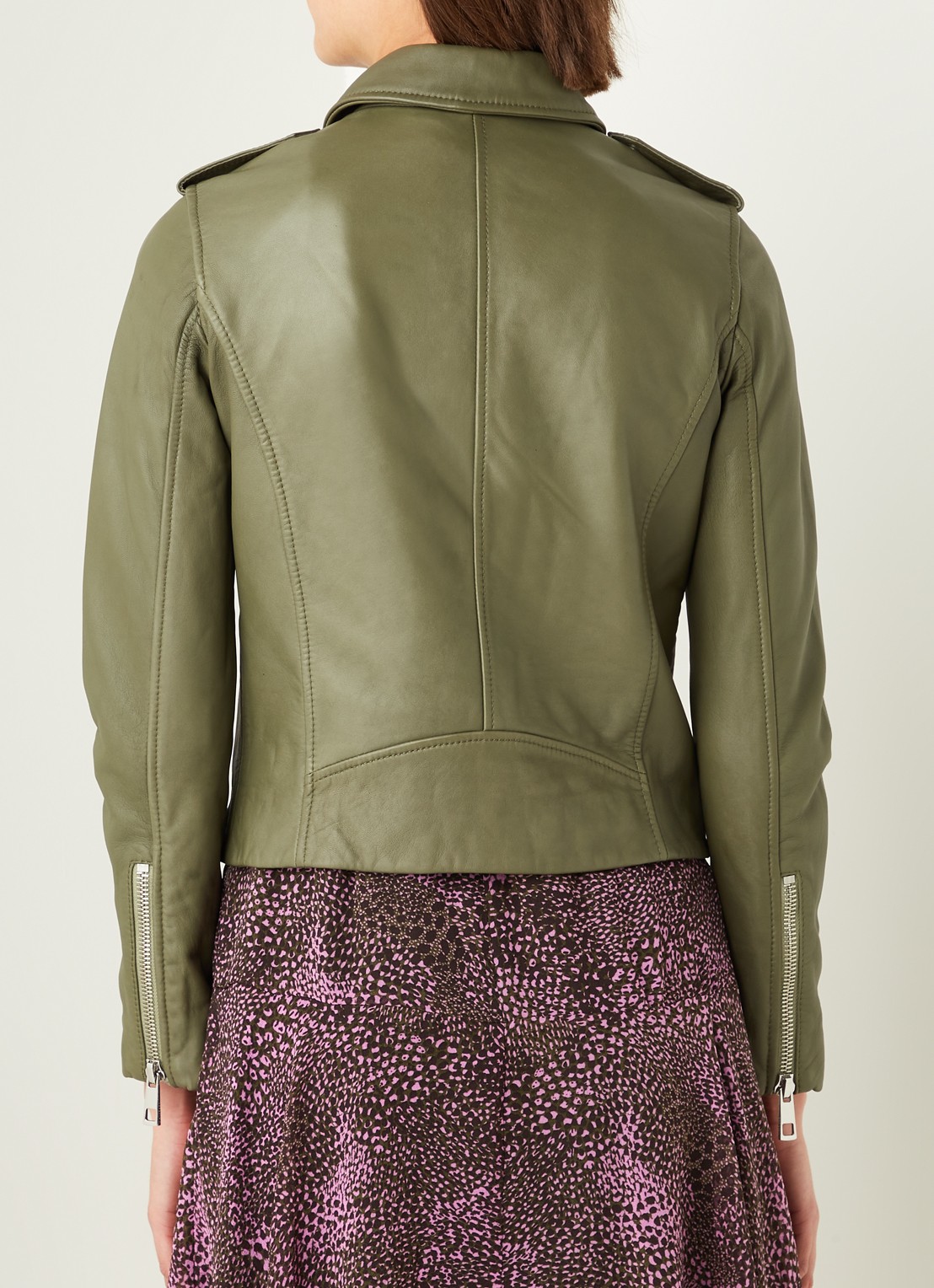 Whistles Agnes cropped bikerjack van schapenleer - achterkant mosgroen