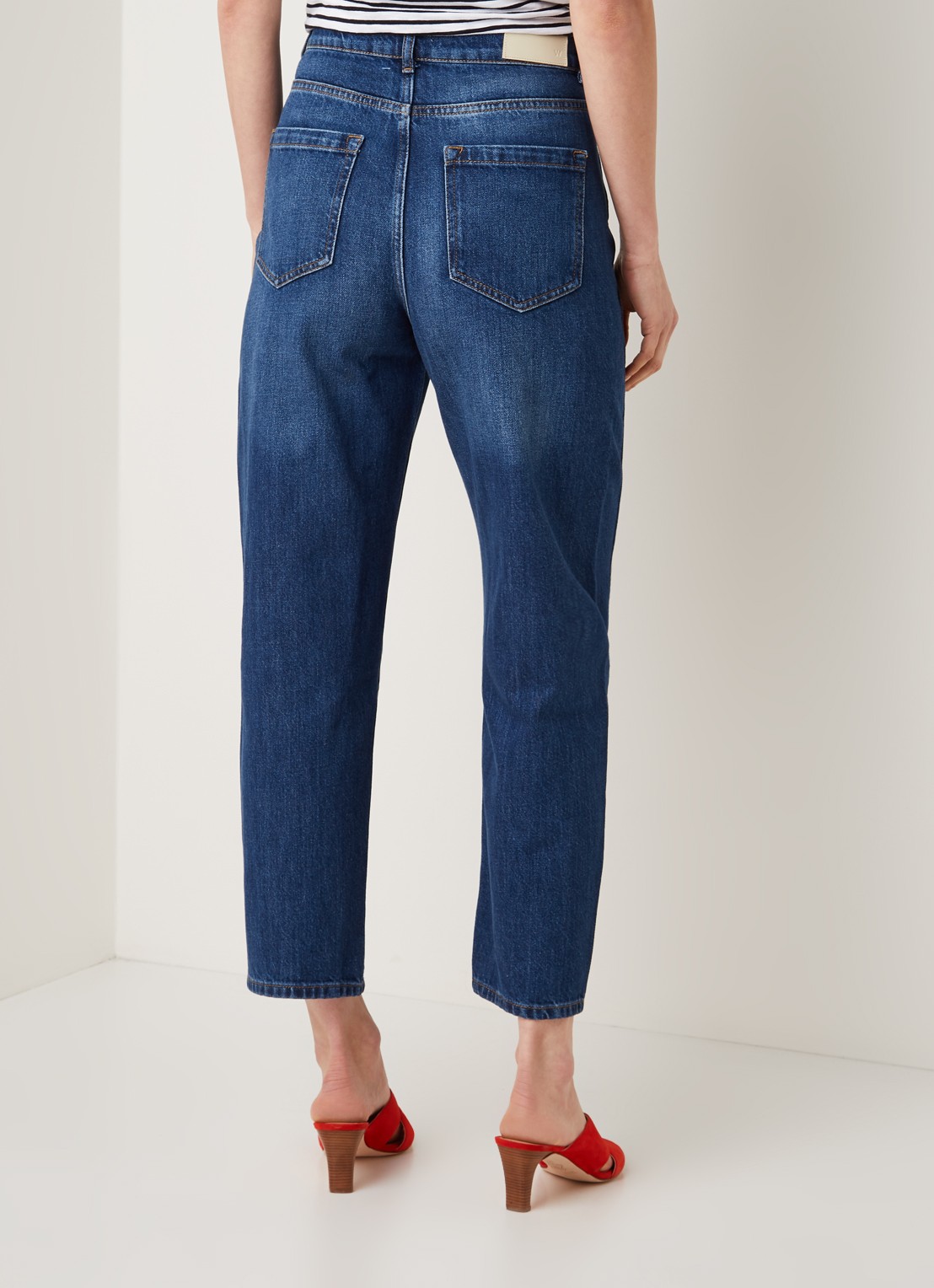 Whistles Barrel high waist tapered cropped jeans met medium washing - achterkant 5 indigo