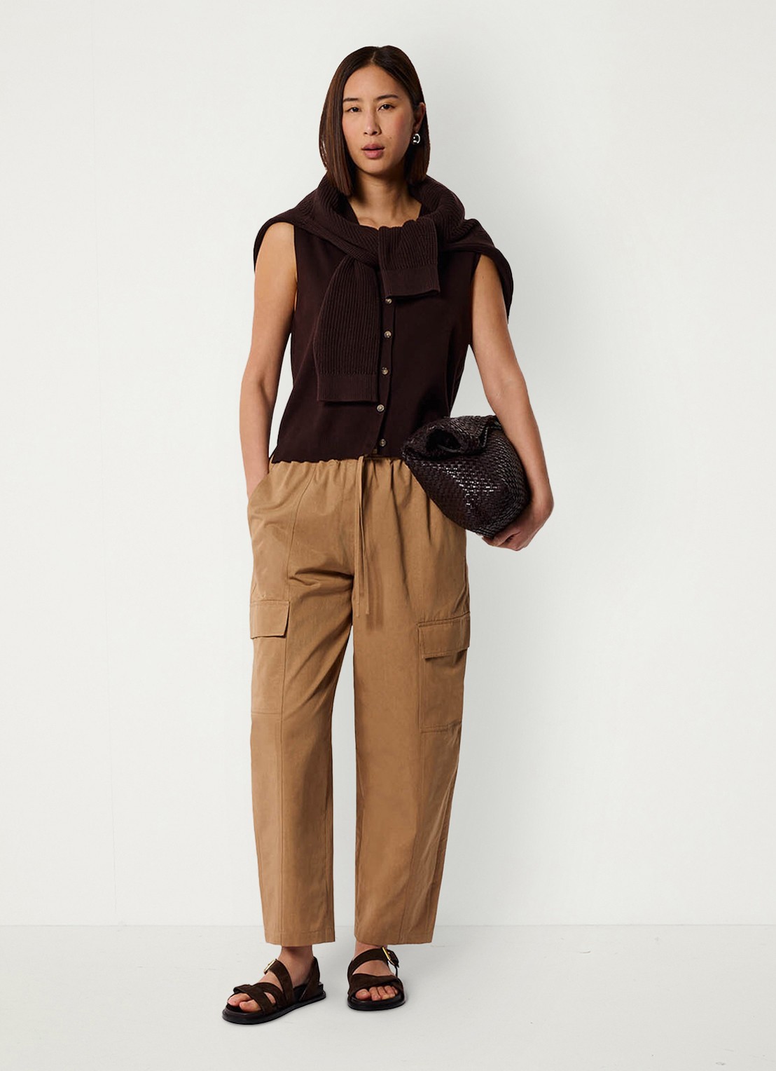 Whistles Loose fit cargobroek met steekzakken - voorkant 2 donkerbeige