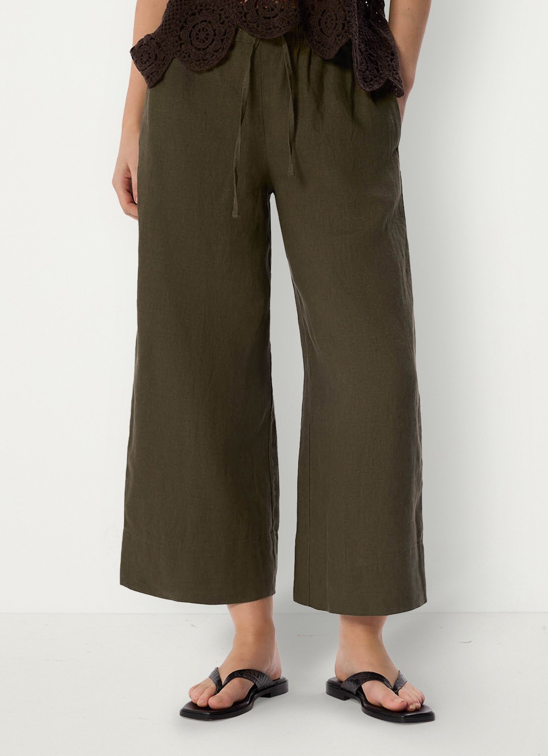 Whistles Mid waist cropped loose fit broek van linnen  - detail 2 bronsgroen