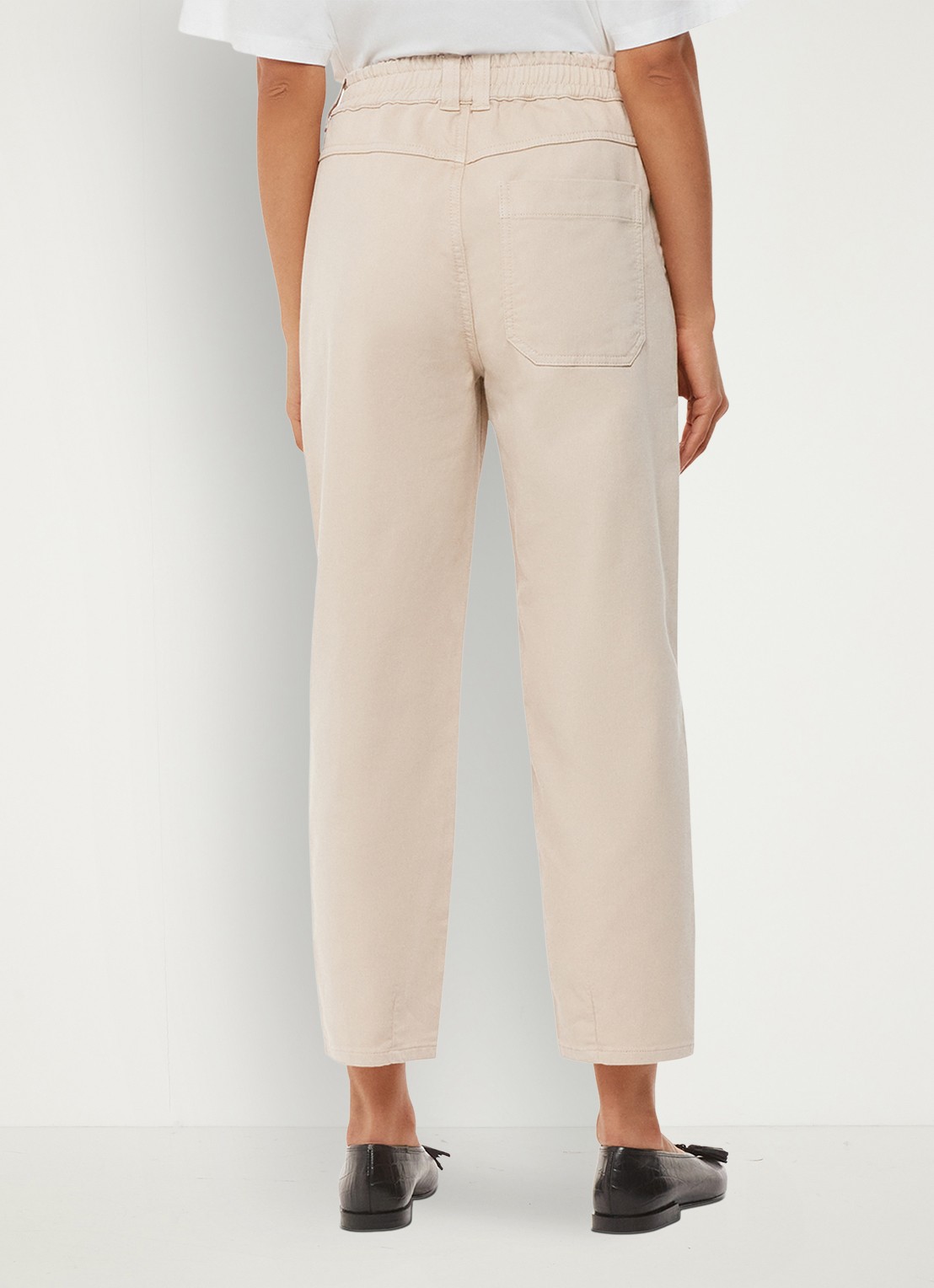 Whistles Tessa high waist cropped straight fit chino met steekzakken - achterkant beige