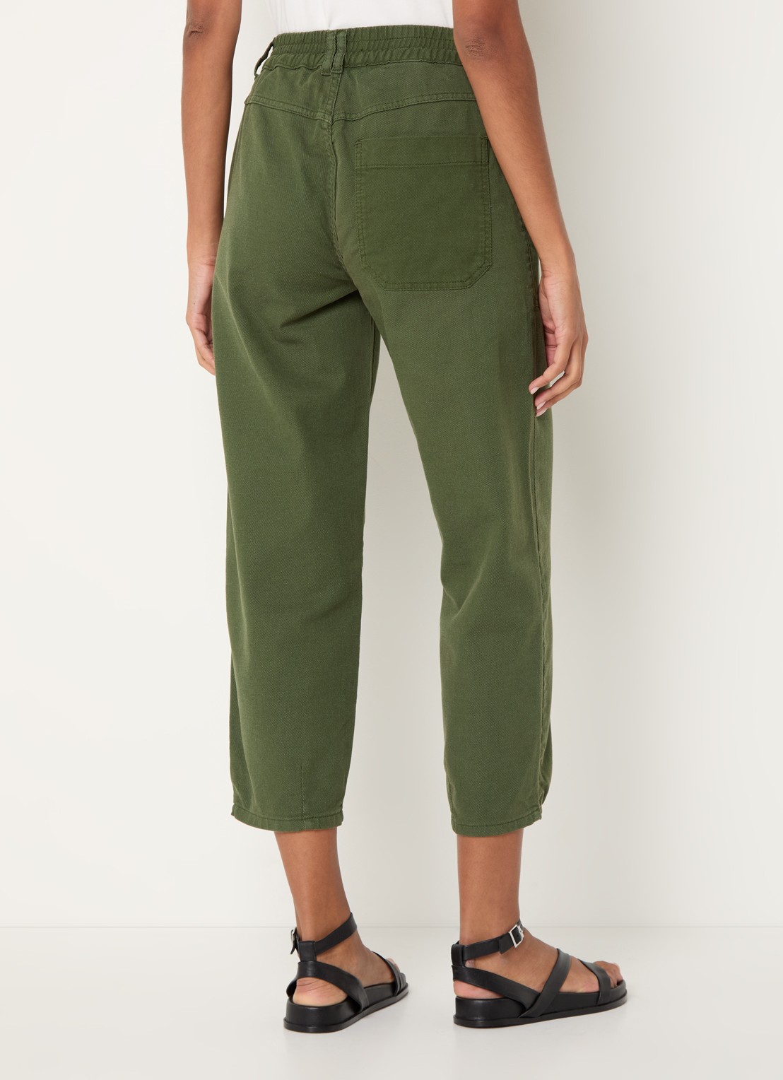 Whistles Tessa high waist cropped straight leg broek met gekleurde wassing - achterkant legergroen