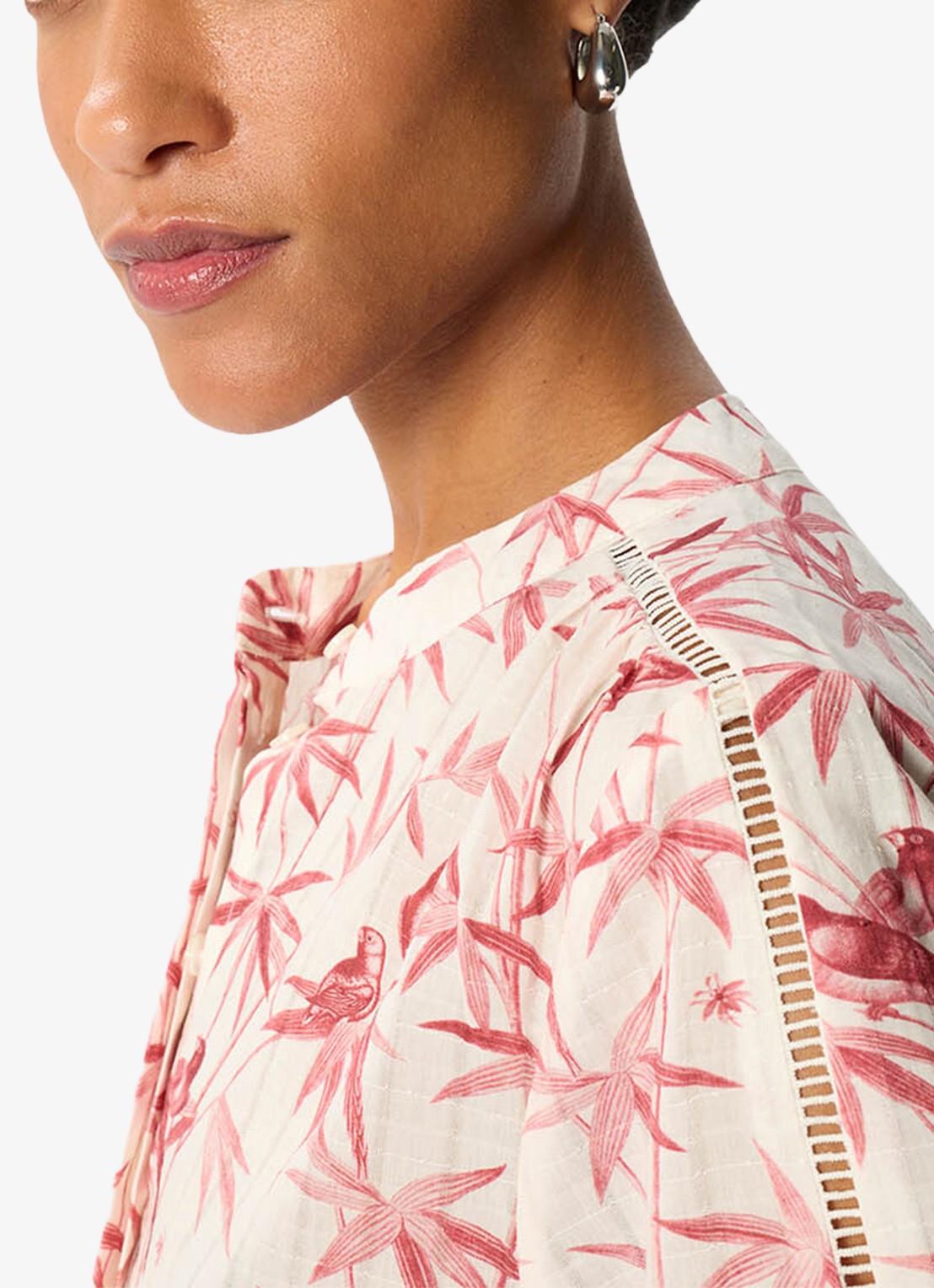 Whistles Tropical Print blouse met opengewerkt detail - detail 5 donkerroze