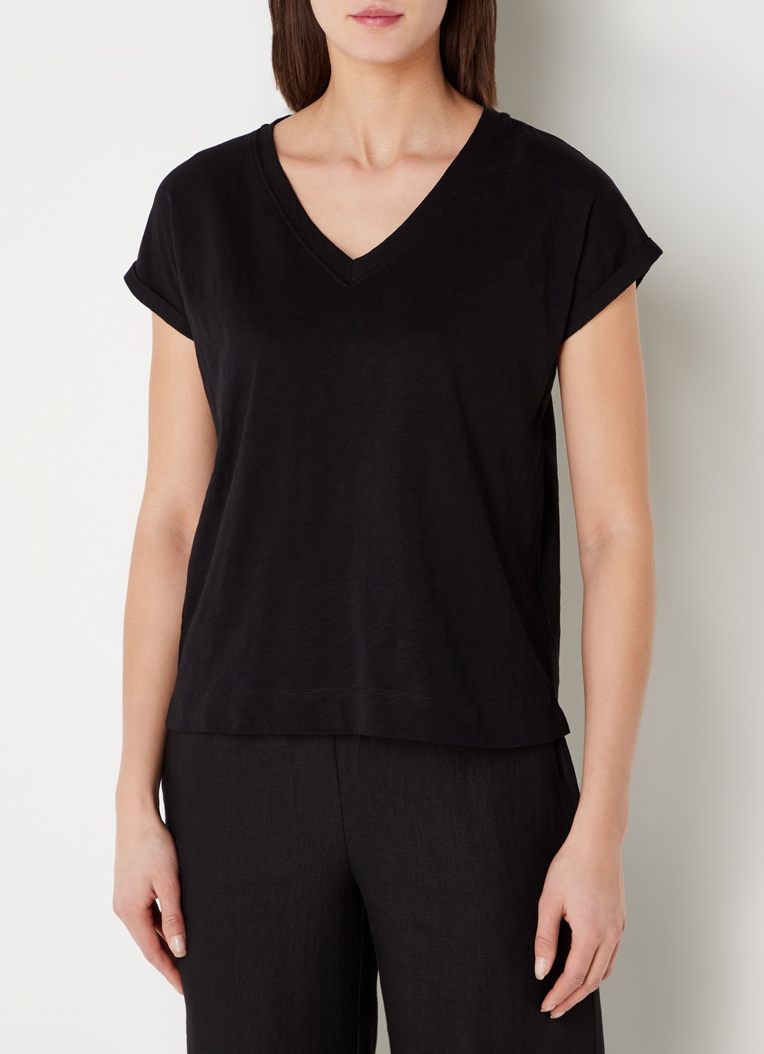 Whistles Willa T-shirt van  katoen met V-hals - detail zwart