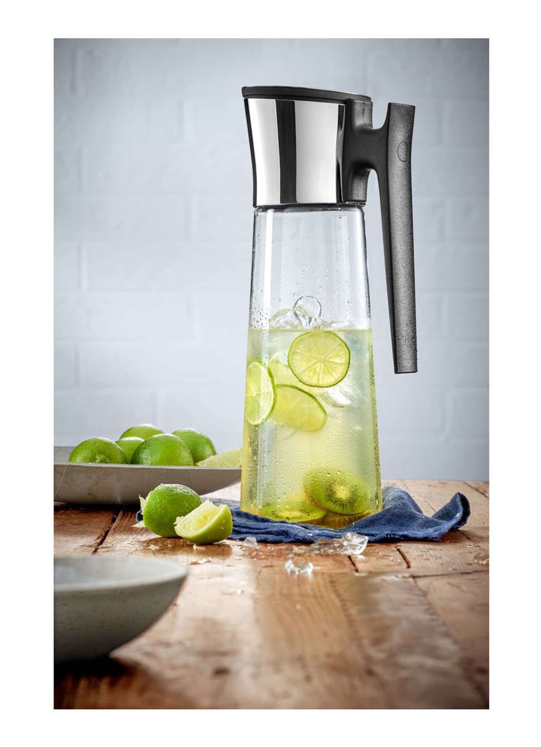 WMF Basic waterkaraf 1,5 liter - voorkant 4 transparant