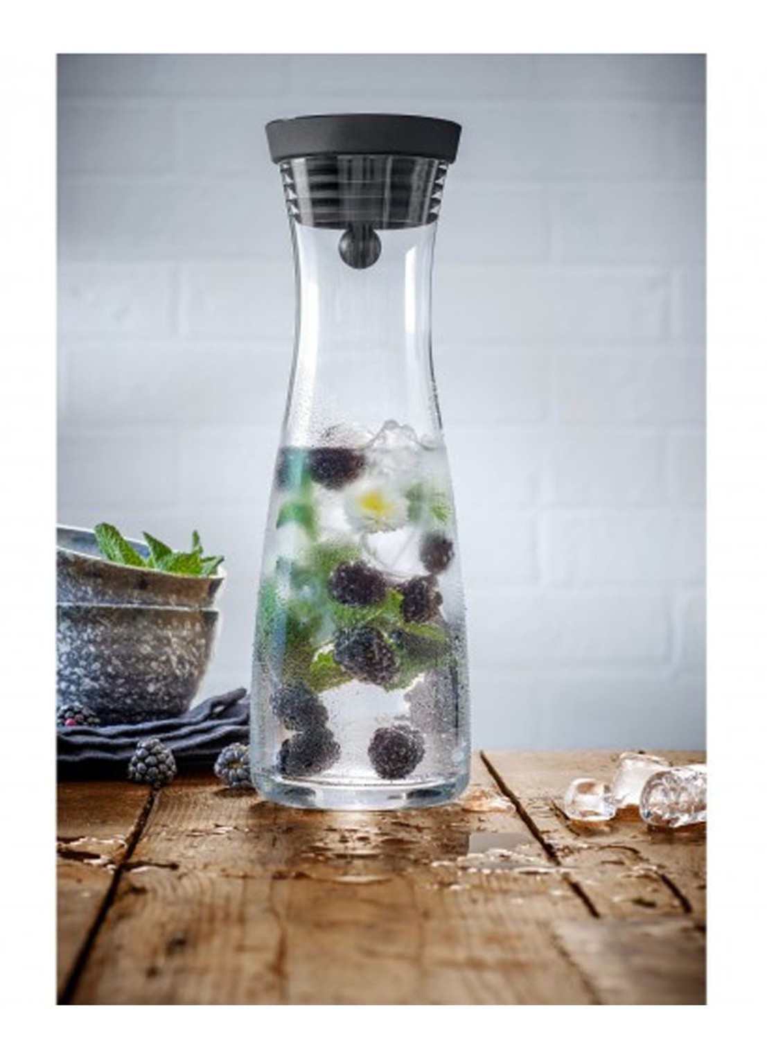 WMF Basic waterkaraf 1 liter - voorkant 5 transparant