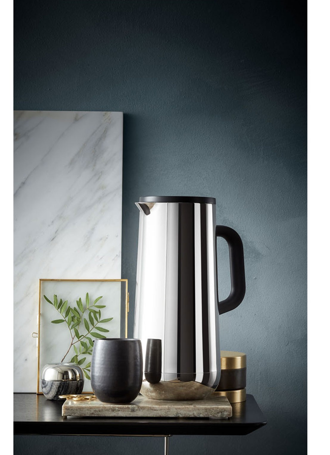 WMF Impulse Isoleerkan RVS 1liter - voorkant 2 aluminium