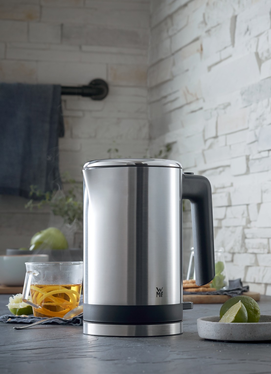 WMF KITCHENminis waterkoker 0,8 liter - voorkant 7 roestvrijstaal