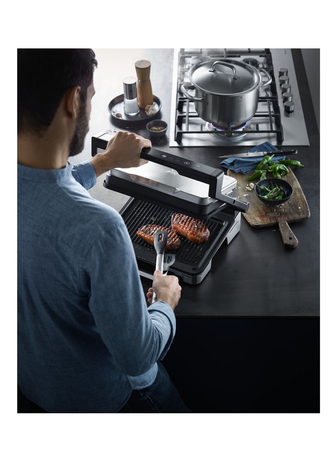 WMF Profi Plus Contact grill 0415560011 - voorkant 2 zilver