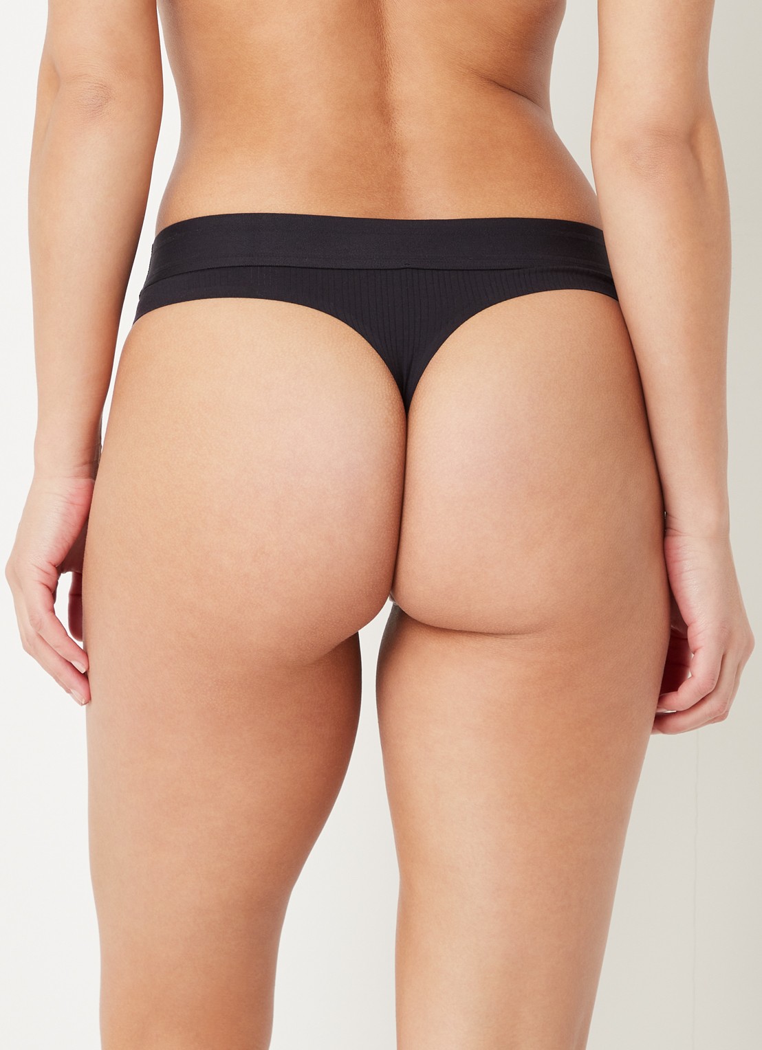 Wolford Beauty Cotton string - achterkant 4 zwart
