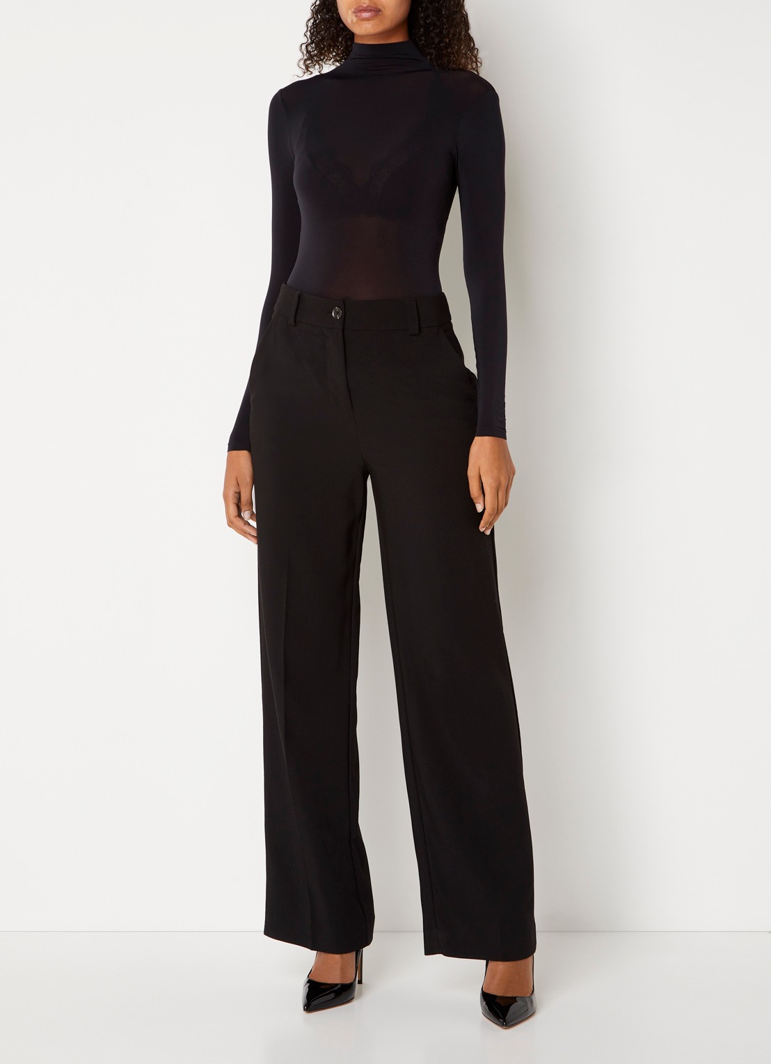 Wolford Buenos Aires stringbody met col - voorkant 4 zwart