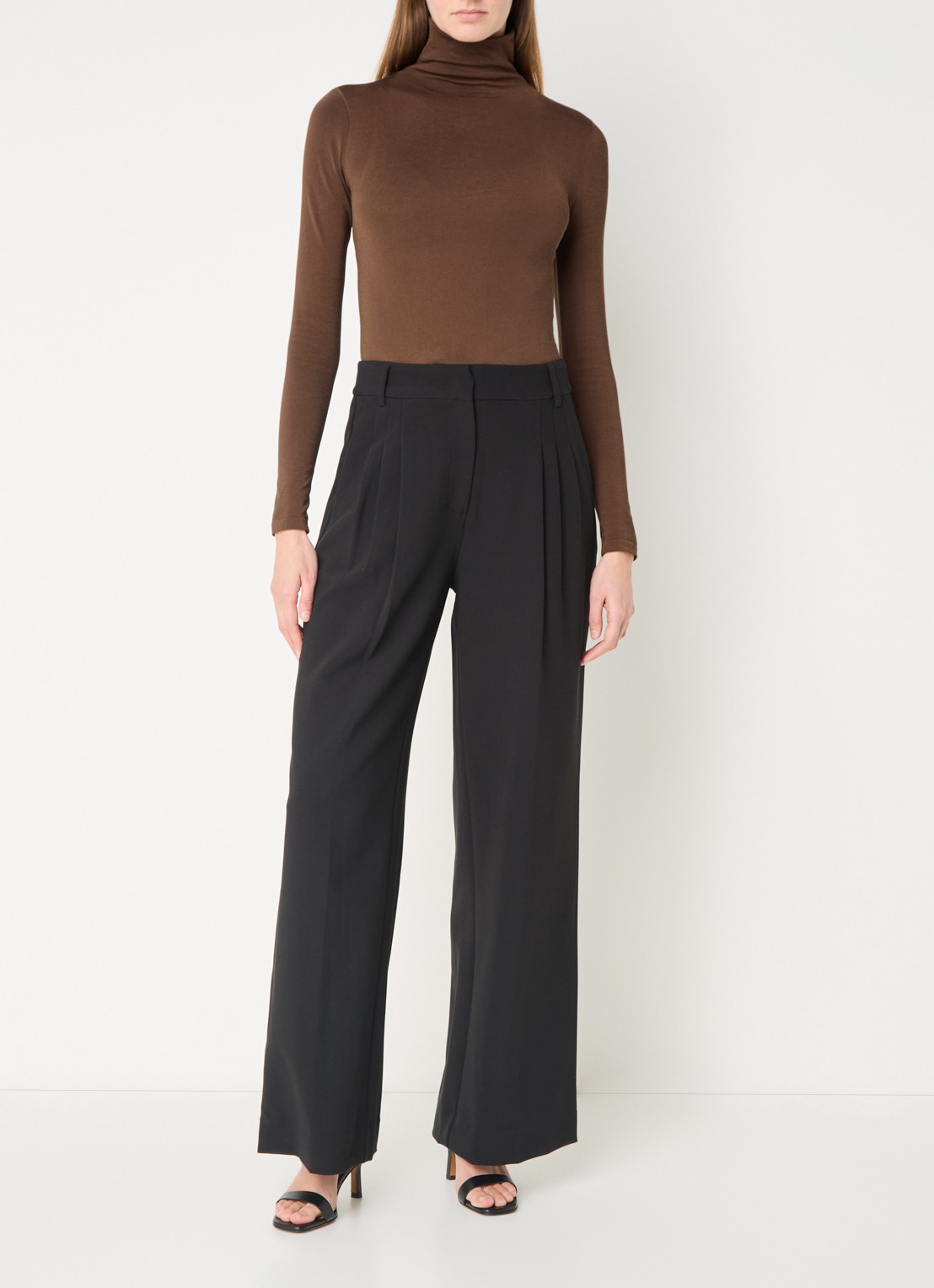 Wolford Colorado stringbody met col - voorkant 2 donkerbruin