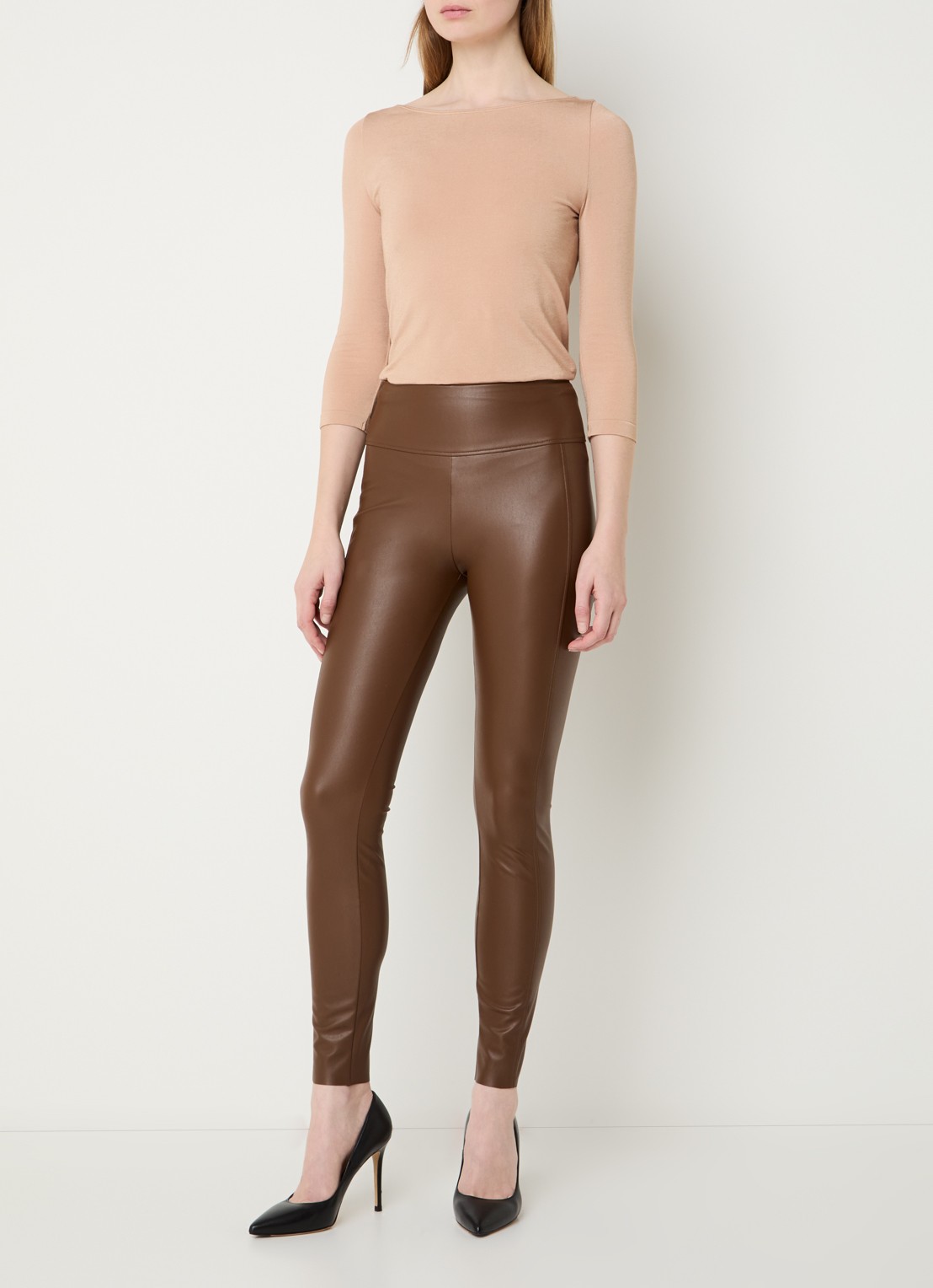 Wolford Cordoba top met boothals - voorkant 2 camel