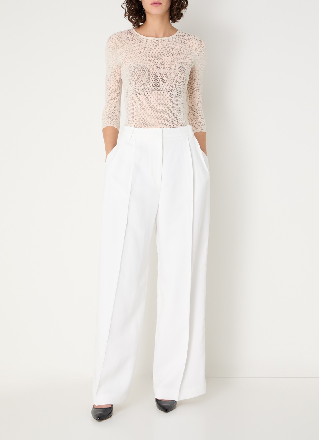 Wolford Daisy Net top met opengewerkt dessin - voorkant 2 gebroken wit
