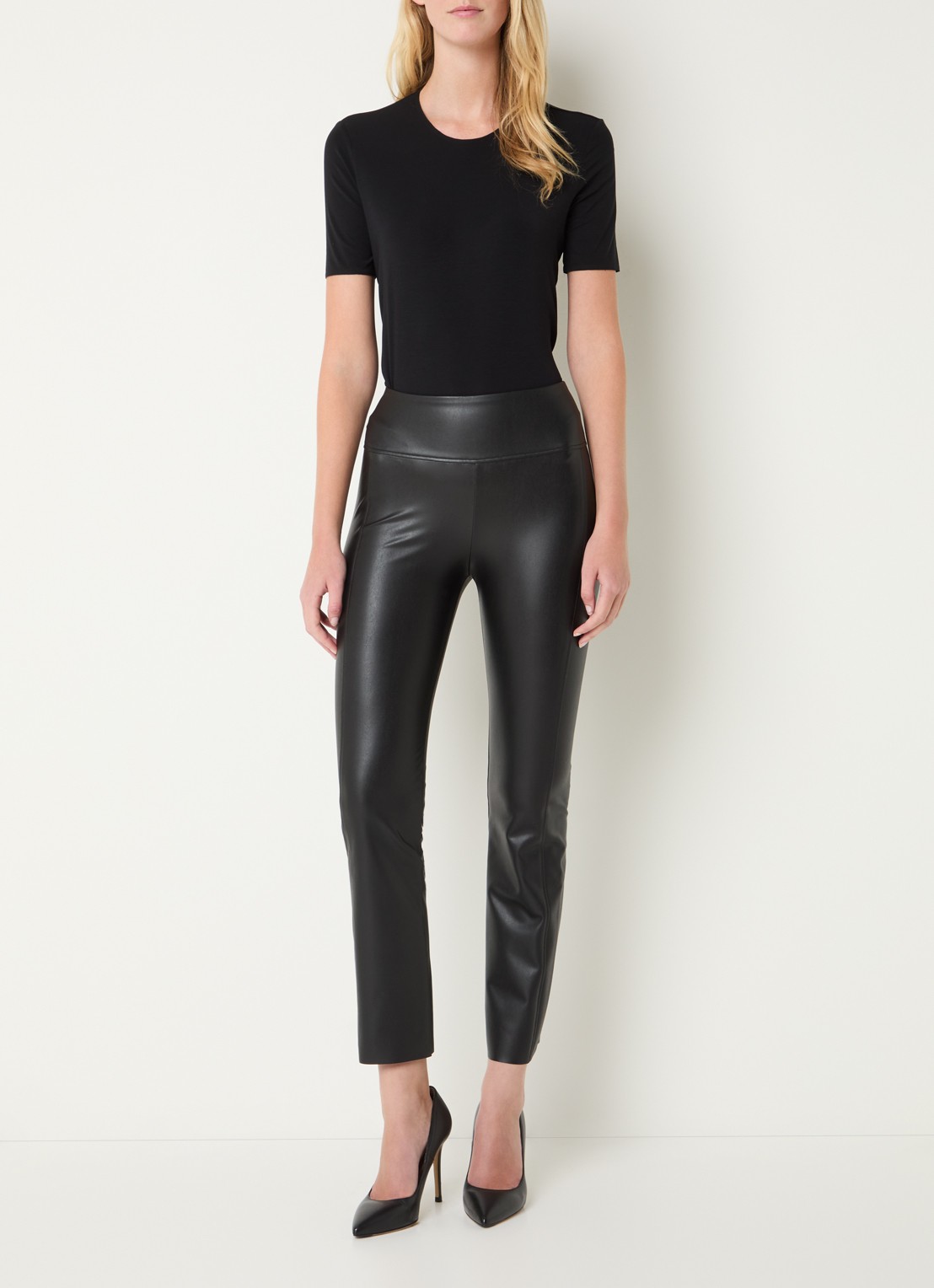 Wolford Edie high waist slim fit broek van imitatieleer - voorkant 4 zwart