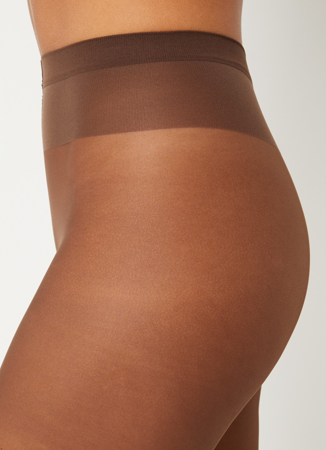 Wolford Individual panty in 20 denier - detail 4 beige