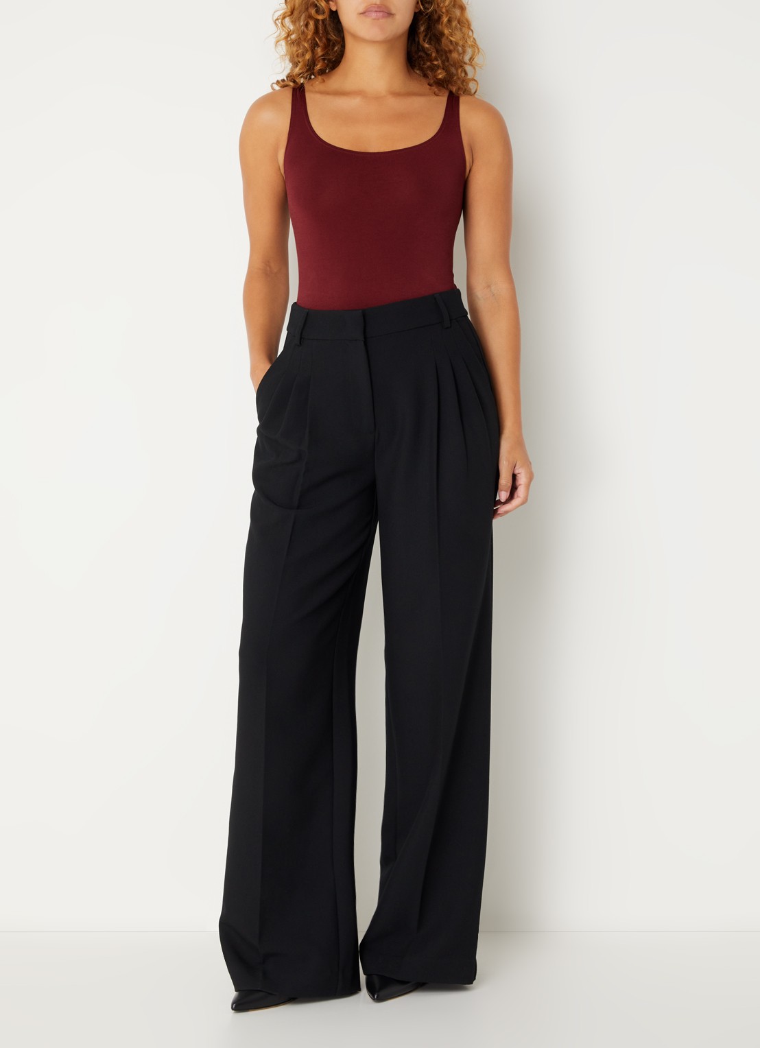 Wolford Jamaika body met ronde hals - voorkant 2 donkerrood