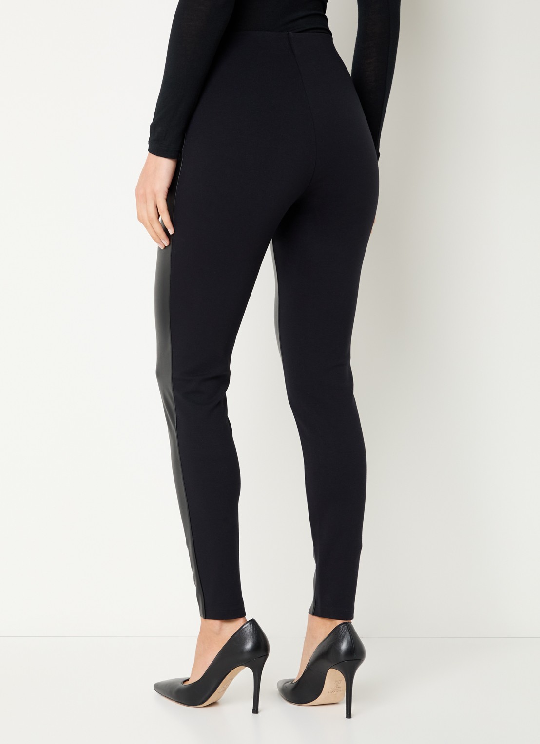 Wolford Jo high waist legging van imitatieleer  - achterkant zwart