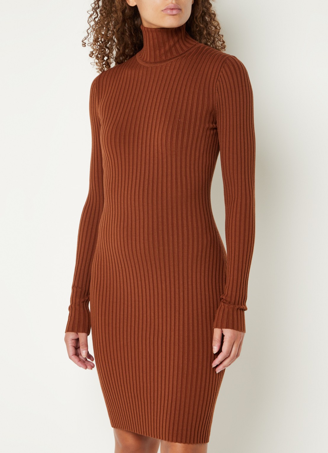 Wolford Merino mini trui-jurk in wolblend - detail 2 roodbruin