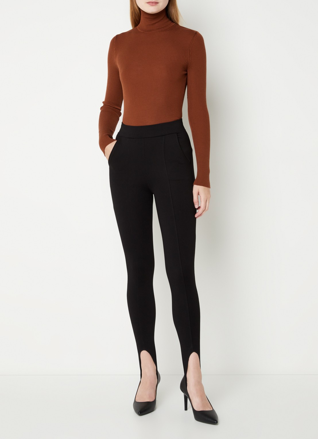 Wolford Merino ribgebreide coltrui van wol - voorkant 2 bruin
