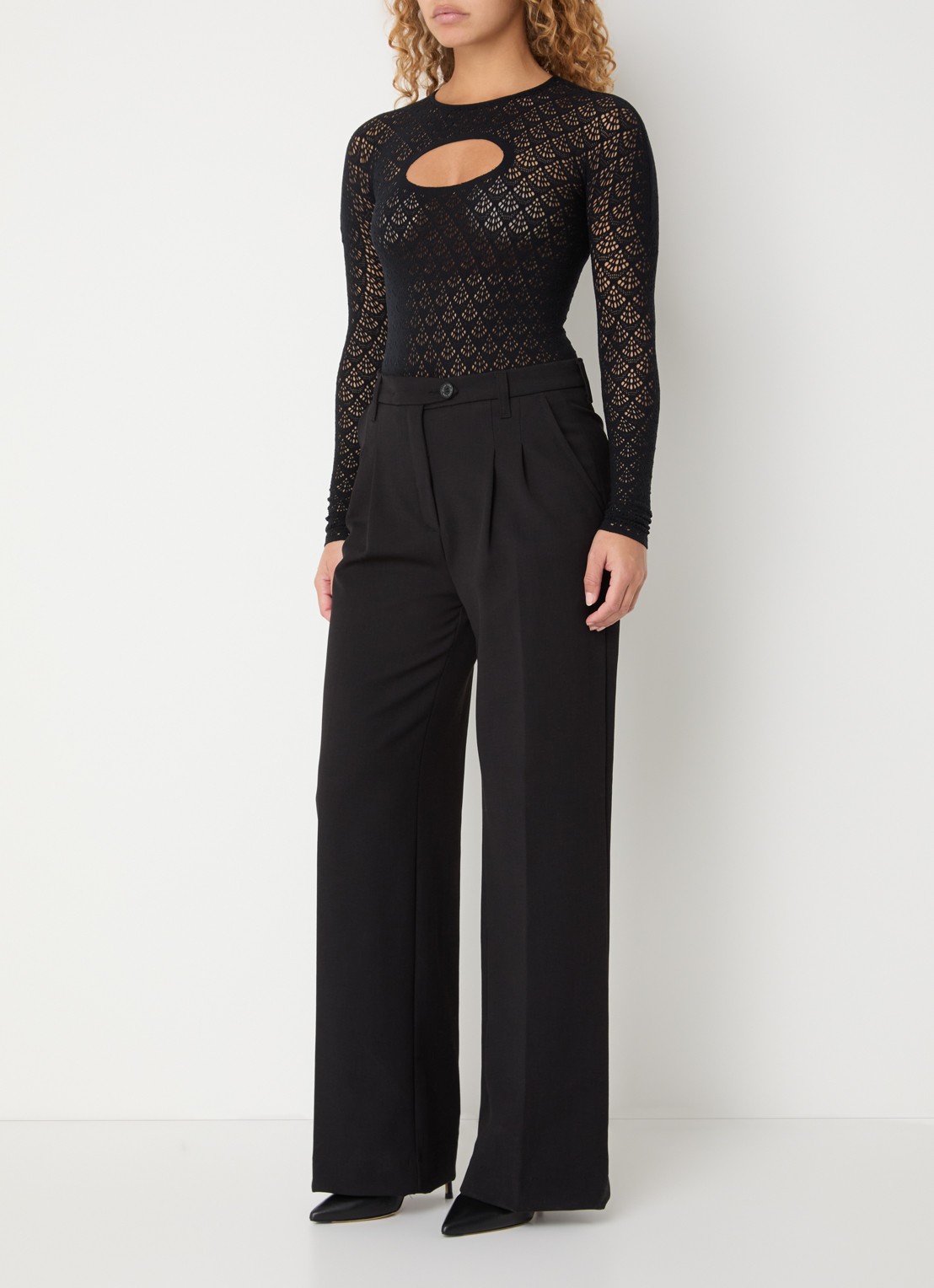 Wolford Mermaid stringbody met opengewerkt dessin  - voorkant 2 zwart
