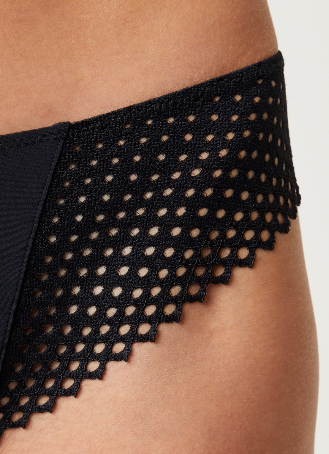 Wolford Romantic slip met opengewerkt dessin - detail 2 zwart