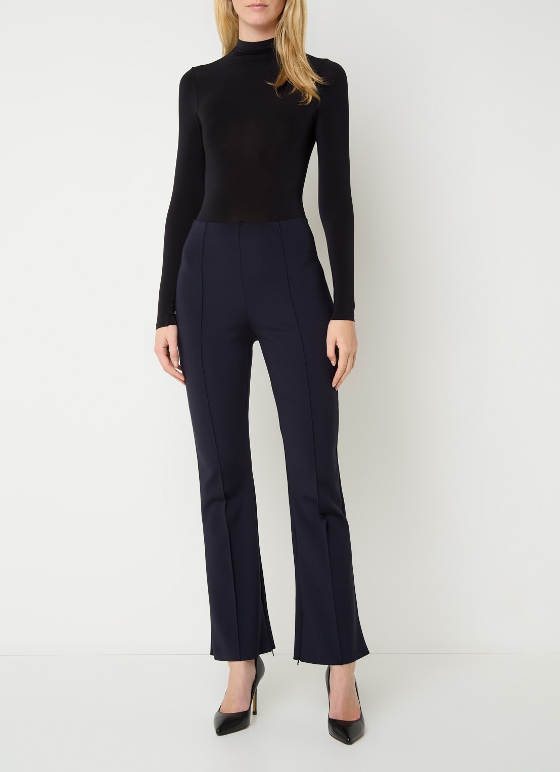 Wolford Scuba high waist flared legging met persplooi - voorkant 5 donkerblauw