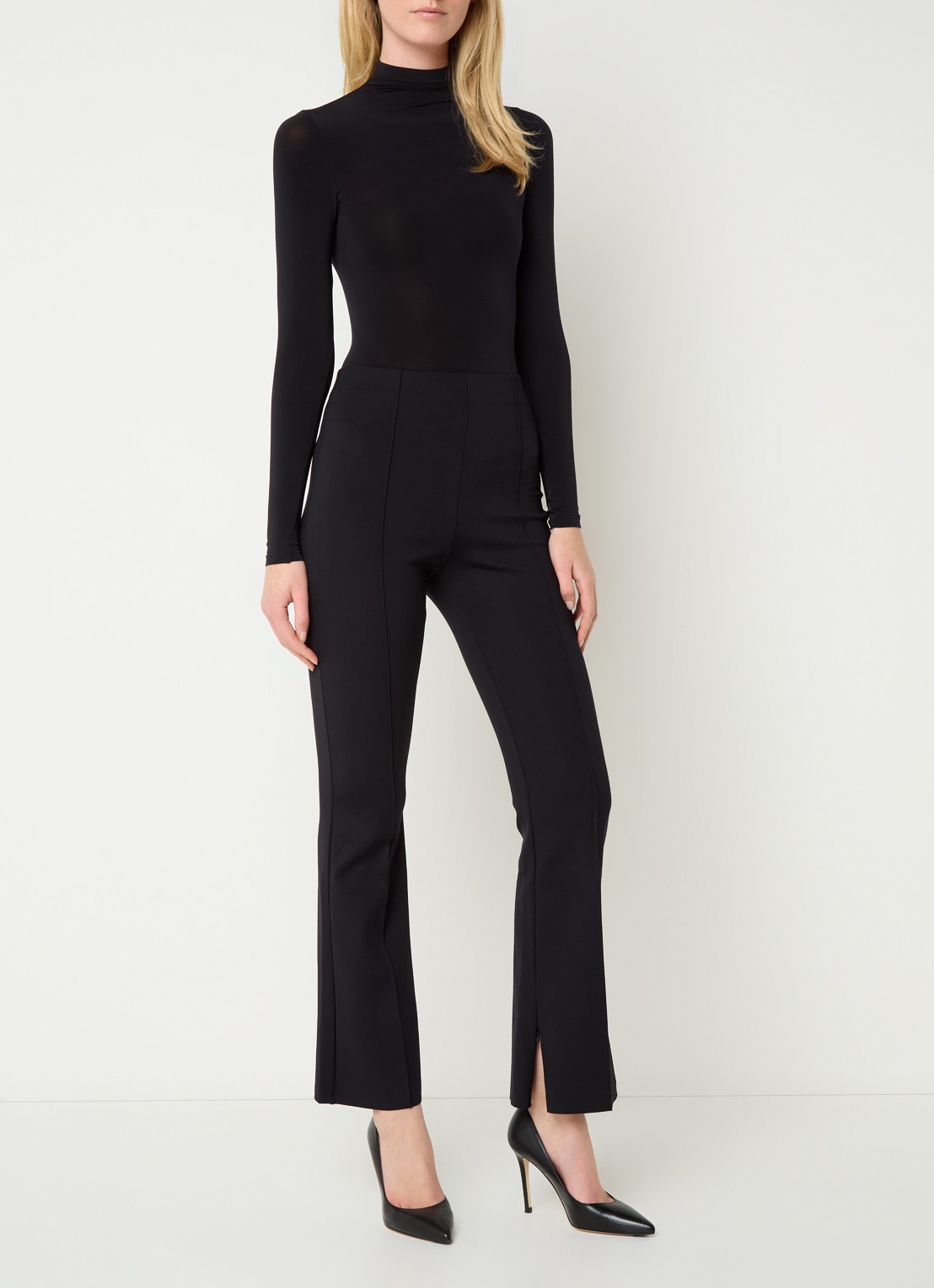 Wolford Scuba high waist flared legging met persplooi - voorkant 5 zwart